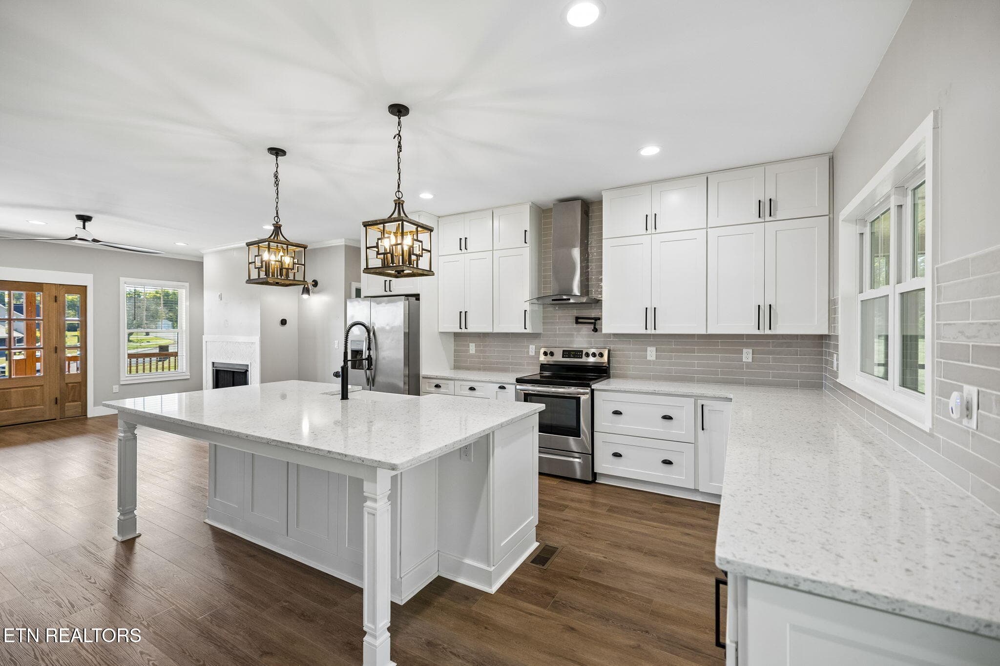 Lots of Cabinets - 5713 Quail Run Drive, Maryville, TN 37804, Maryville