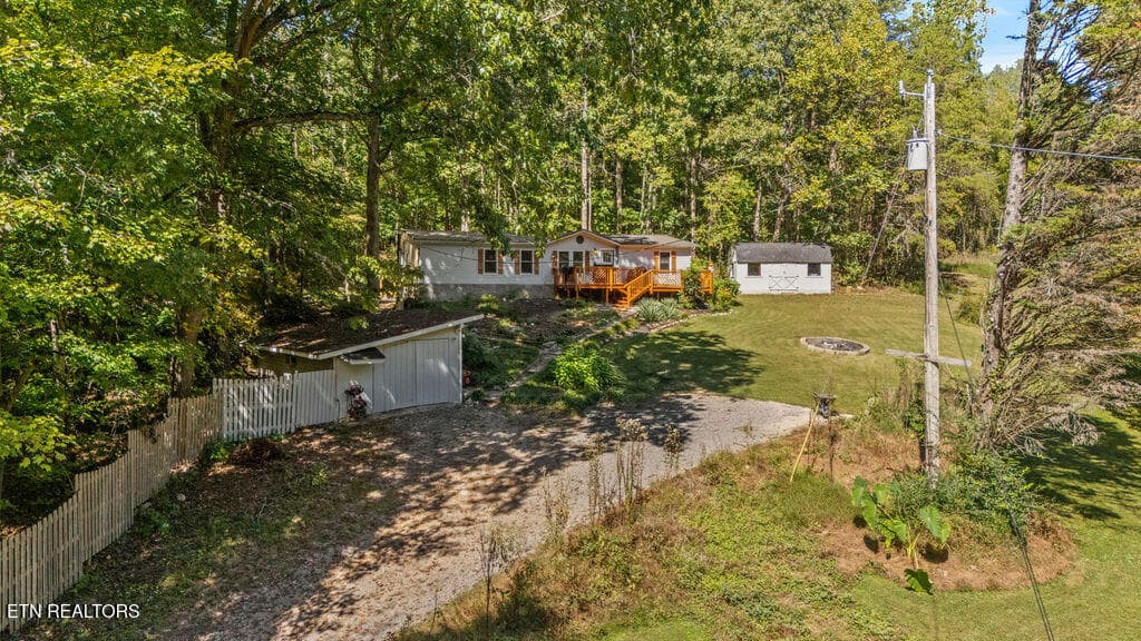 driveway - 257 Old Andersonville Pike, Heiskell, TN 37754, Heiskell