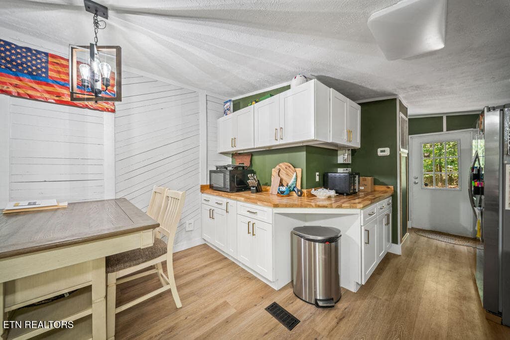 kitchen2 - 257 Old Andersonville Pike, Heiskell, TN 37754, Heiskell
