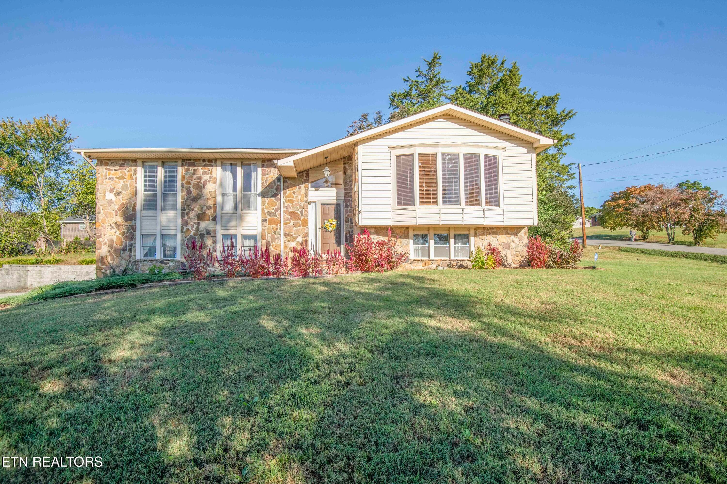 104 Scenic View Drive, Corryton, TN 37721