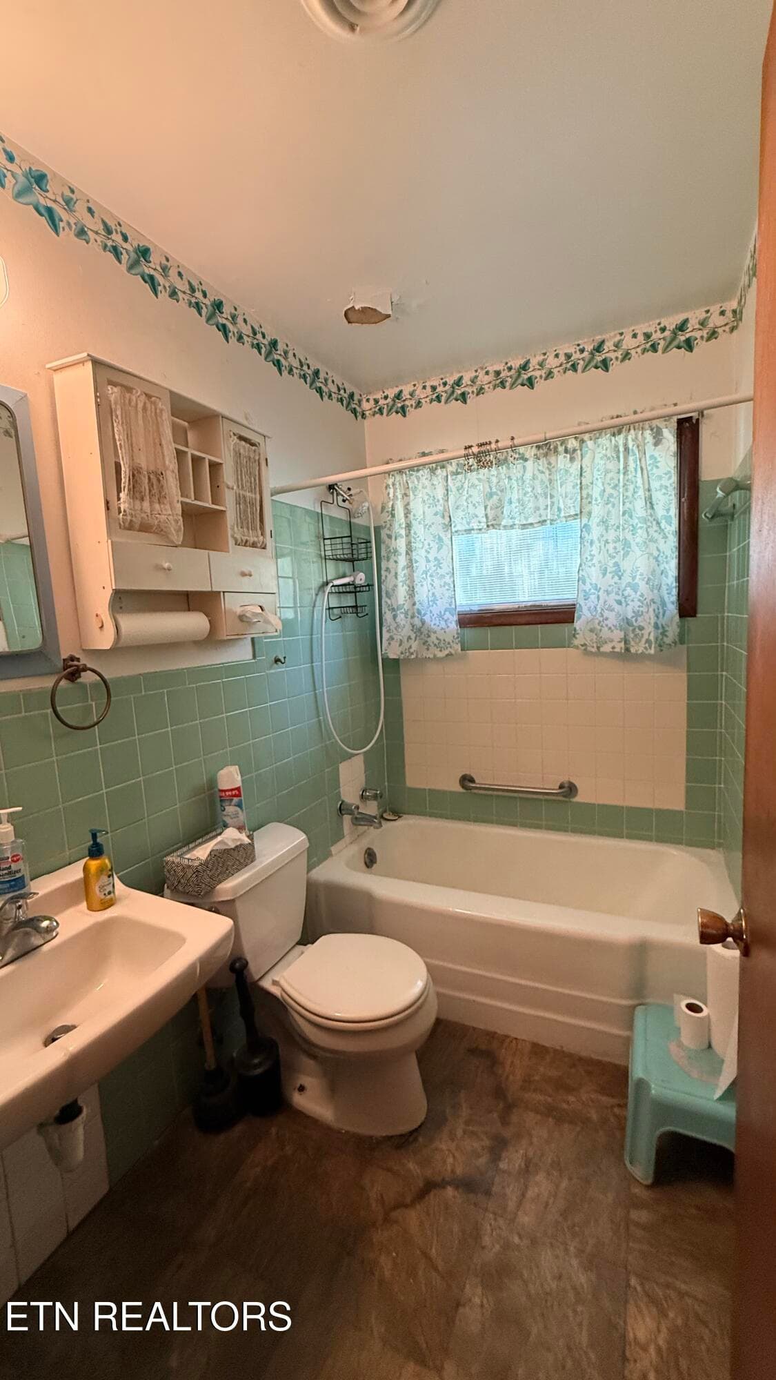 Bathroom - 4229 Drifting Drive, Knoxville, TN 37912, Knoxville