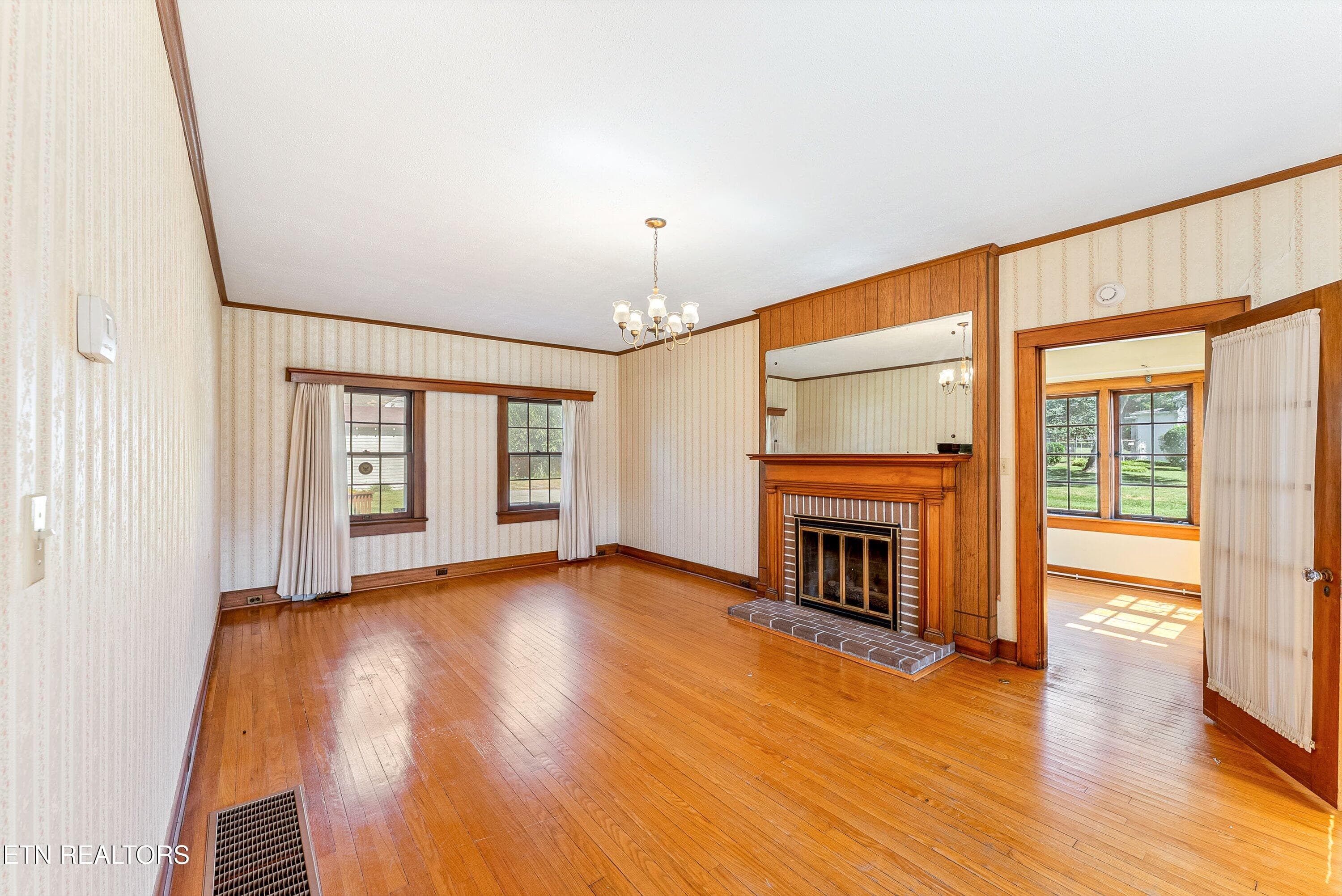 09-Living A1 - 119 Adair Drive, Knoxville, TN 37918, Knoxville
