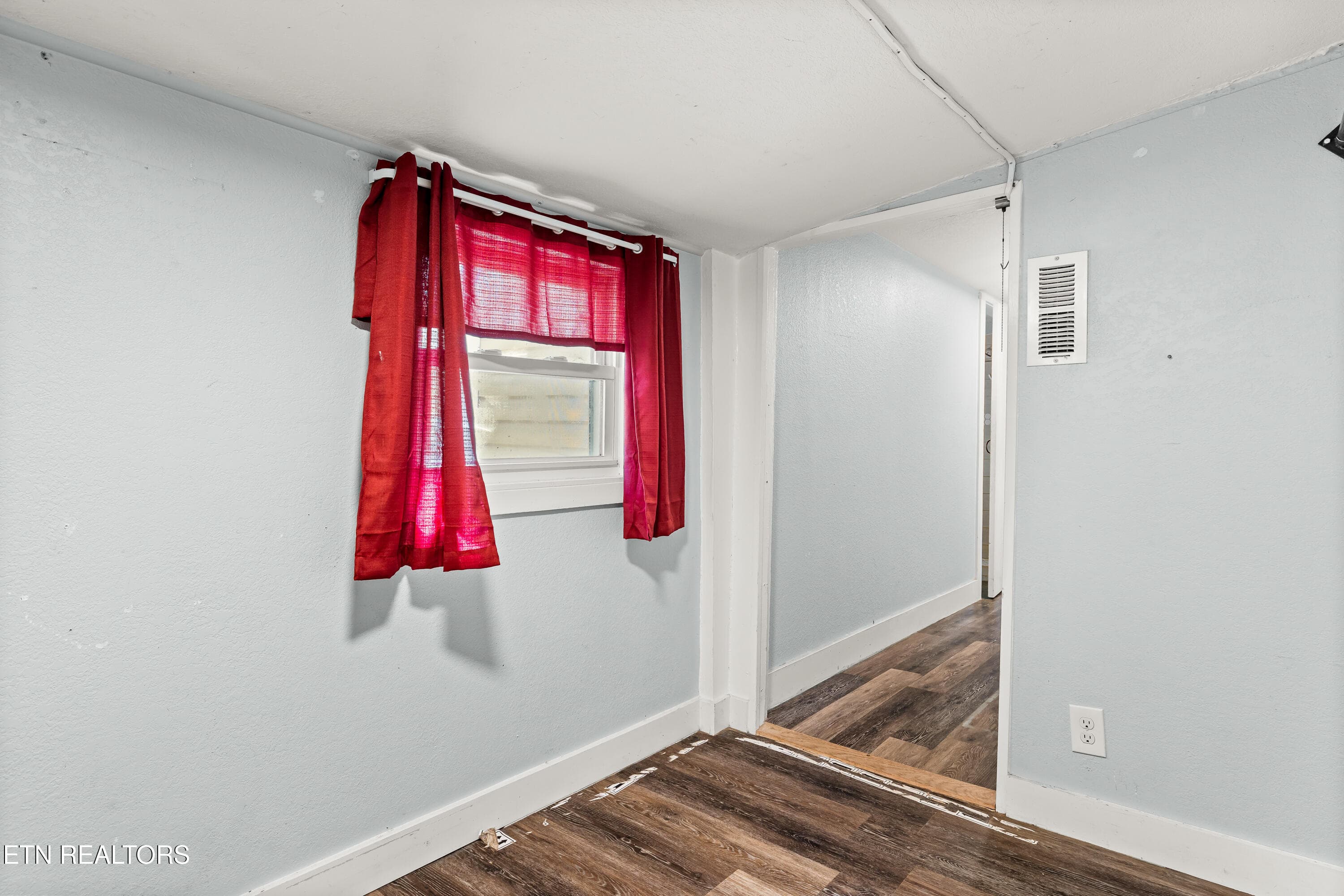 7421SeviervillePike-11 - 7421 Sevierville Pike, Knoxville, TN 37920, Knoxville
