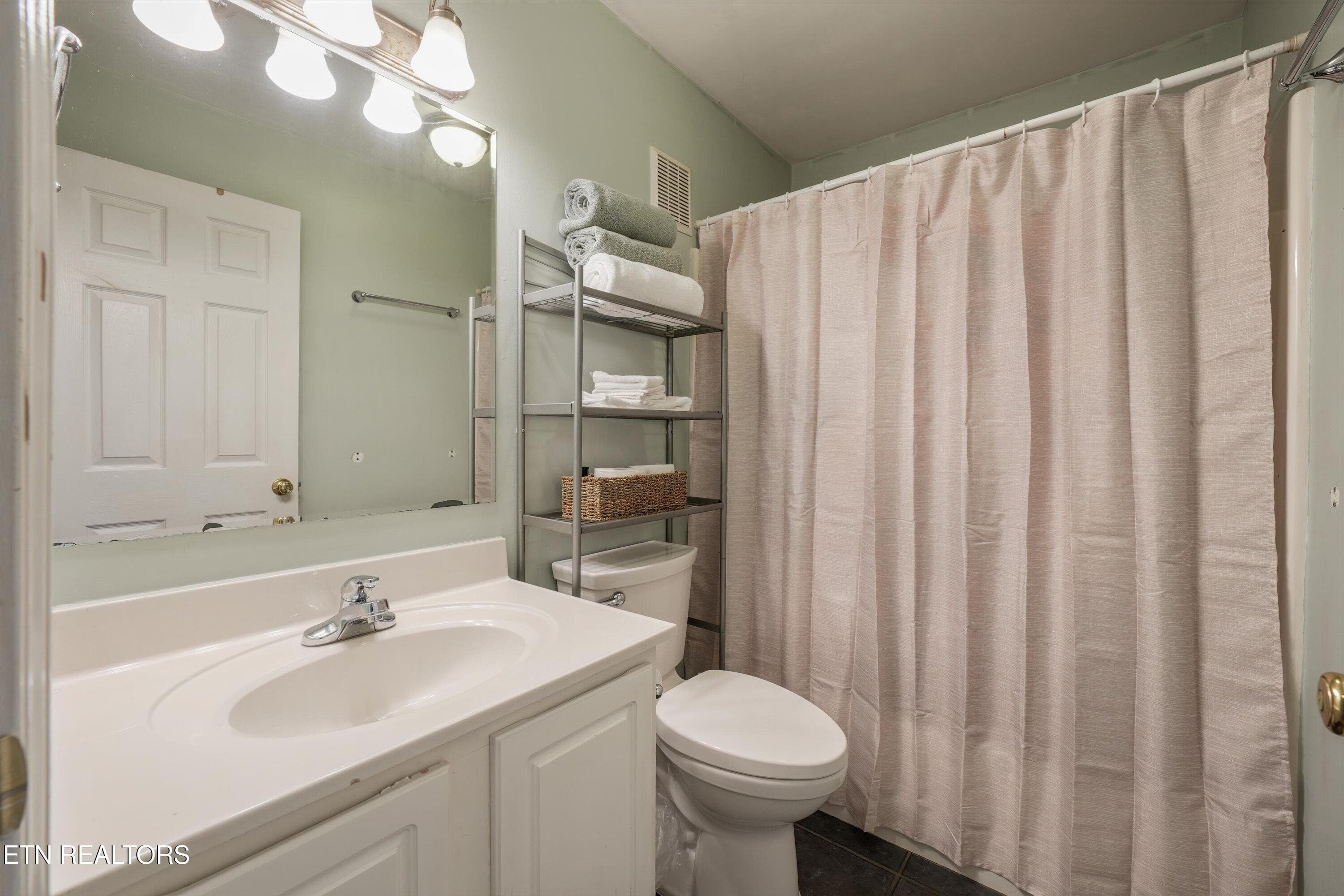 17 - 1628 Queen Anne Way, Knoxville, TN 37916, Knoxville