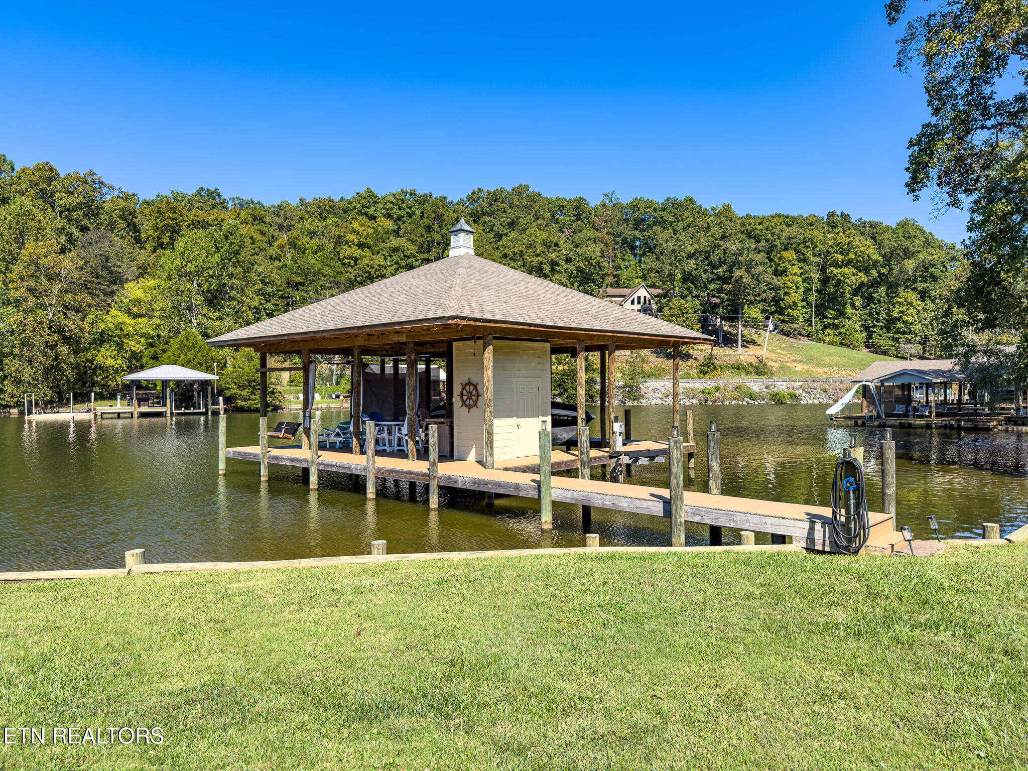 Boathouse - 2451 Parris Drive, Lenoir City, TN 37772, Lenoir City