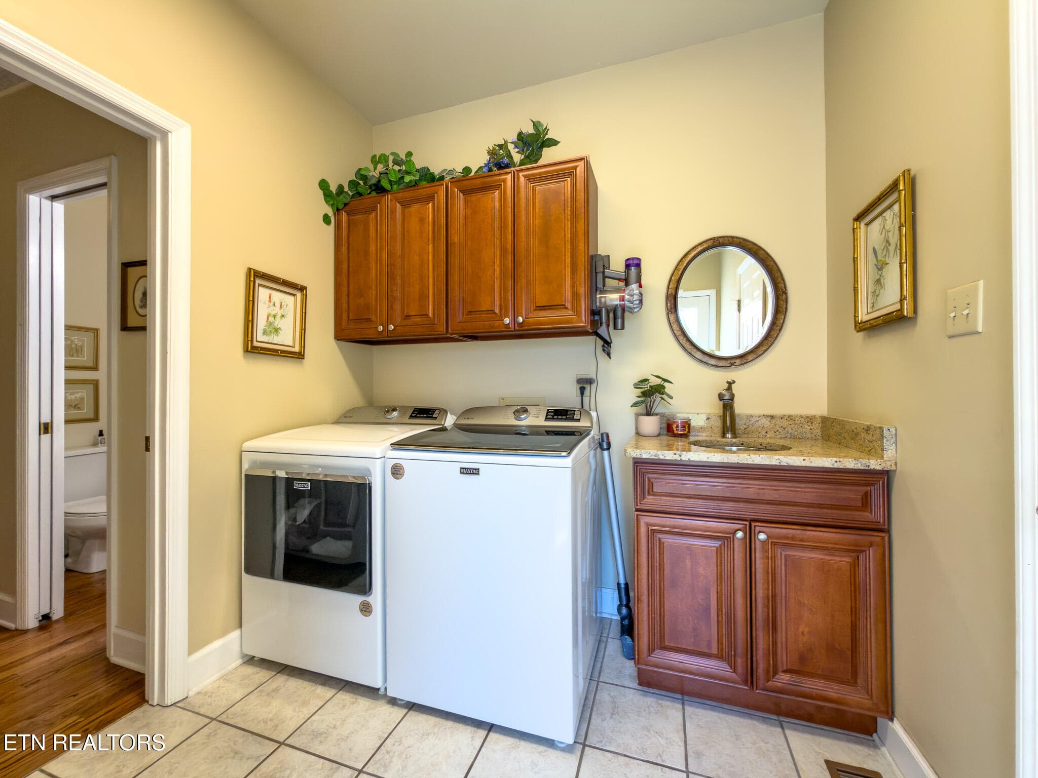 Laundry Room - 2451 Parris Drive, Lenoir City, TN 37772, Lenoir City