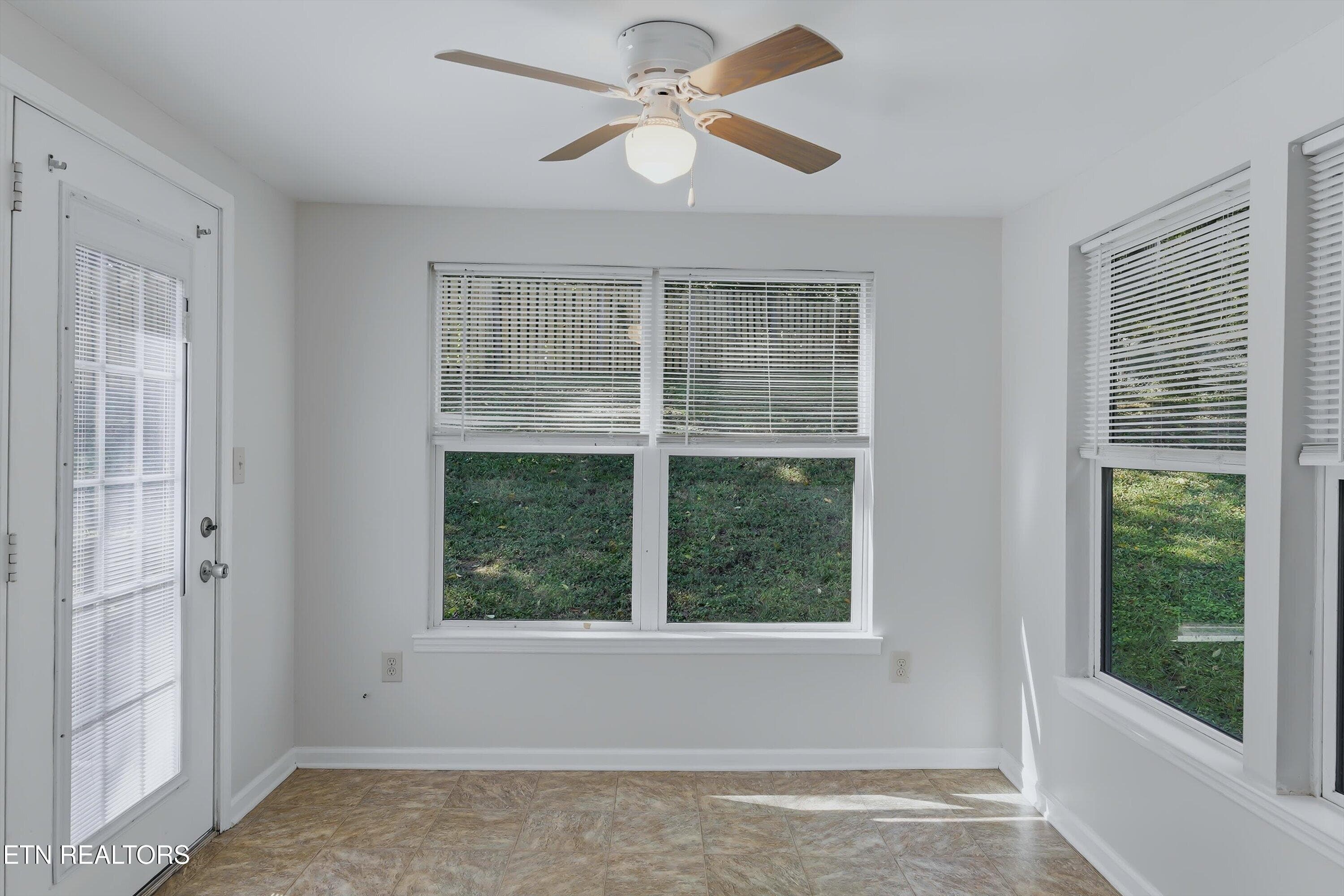 Sunroom - 715 Lake Mill Lane, Knoxville, TN 37934, Knoxville