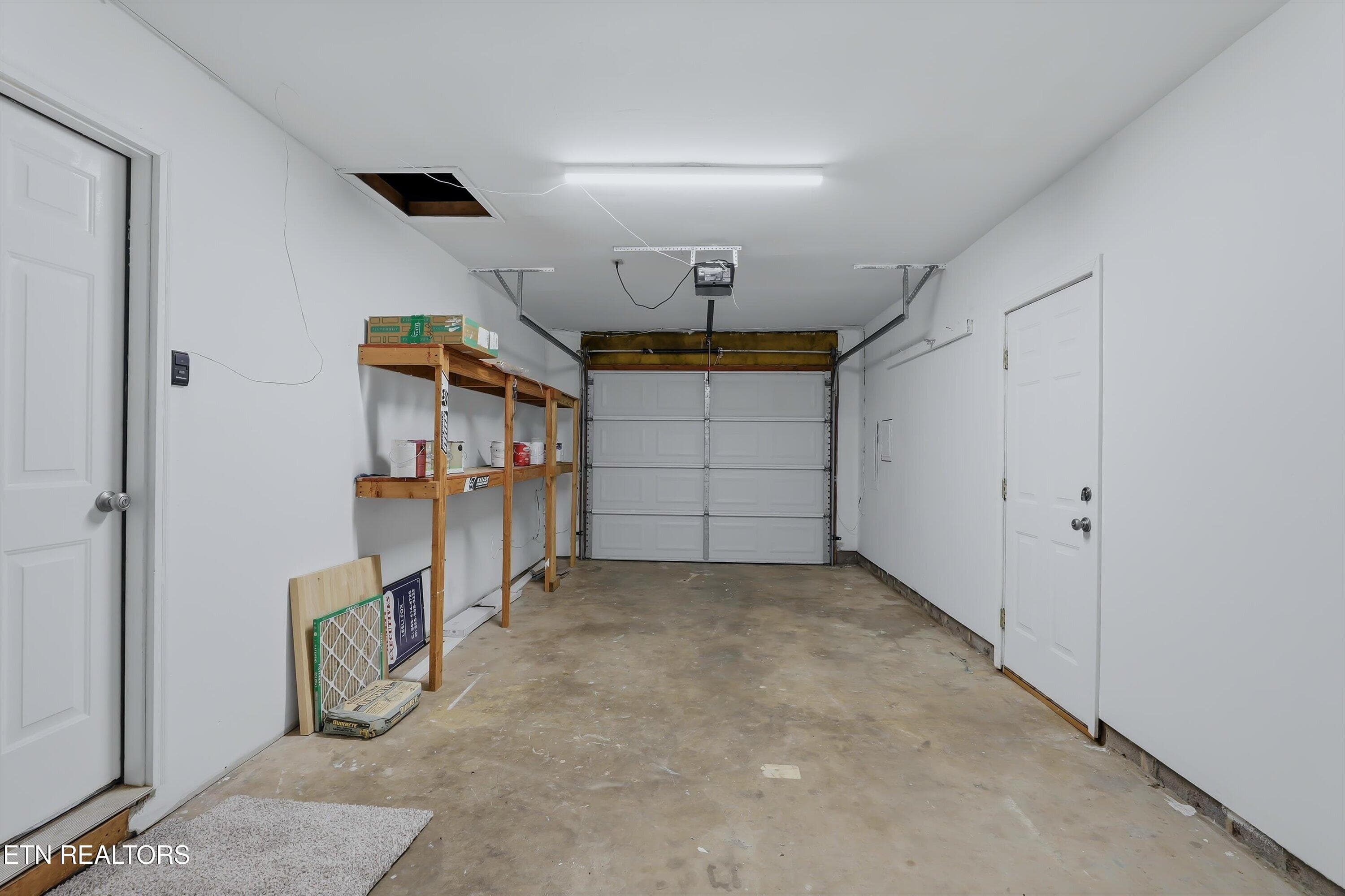 Garage - 715 Lake Mill Lane, Knoxville, TN 37934, Knoxville