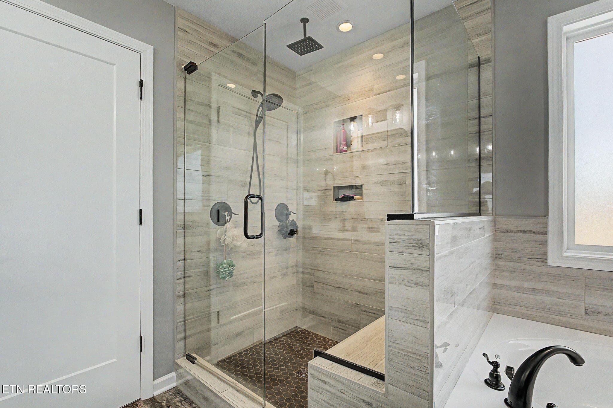 Primary Bath - 2039 Highland Ridge Lane, Knoxville, TN 37932, Knoxville
