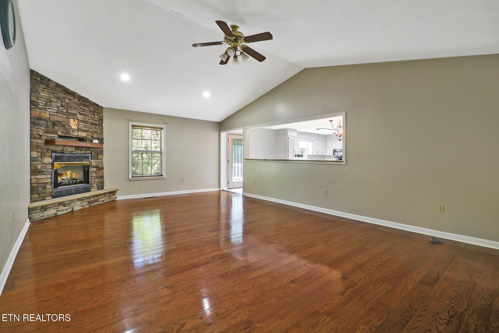 Living Room - 118 Robin Hood Drive, Crossville, TN 38555, Crossville
