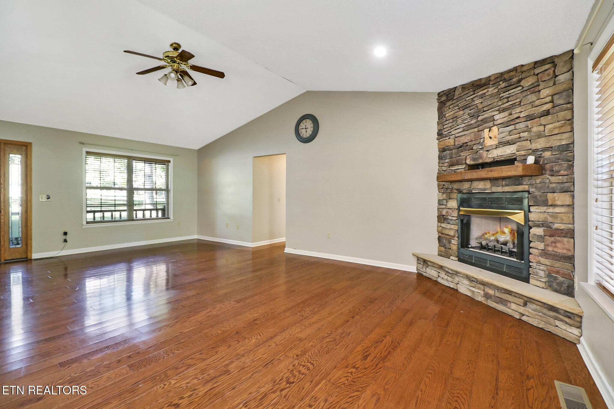 Living Room - 118 Robin Hood Drive, Crossville, TN 38555, Crossville