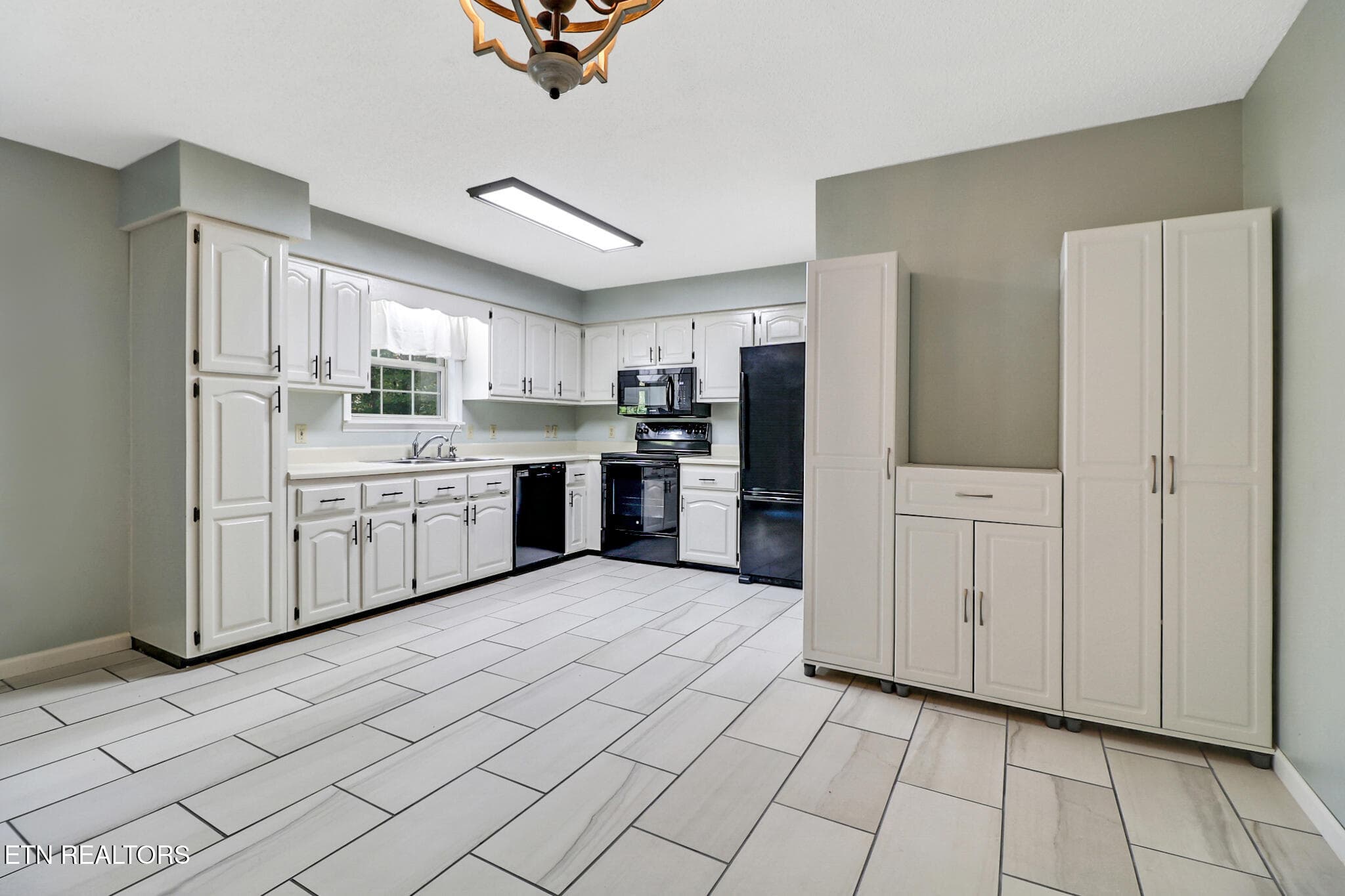Kitchen - 118 Robin Hood Drive, Crossville, TN 38555, Crossville