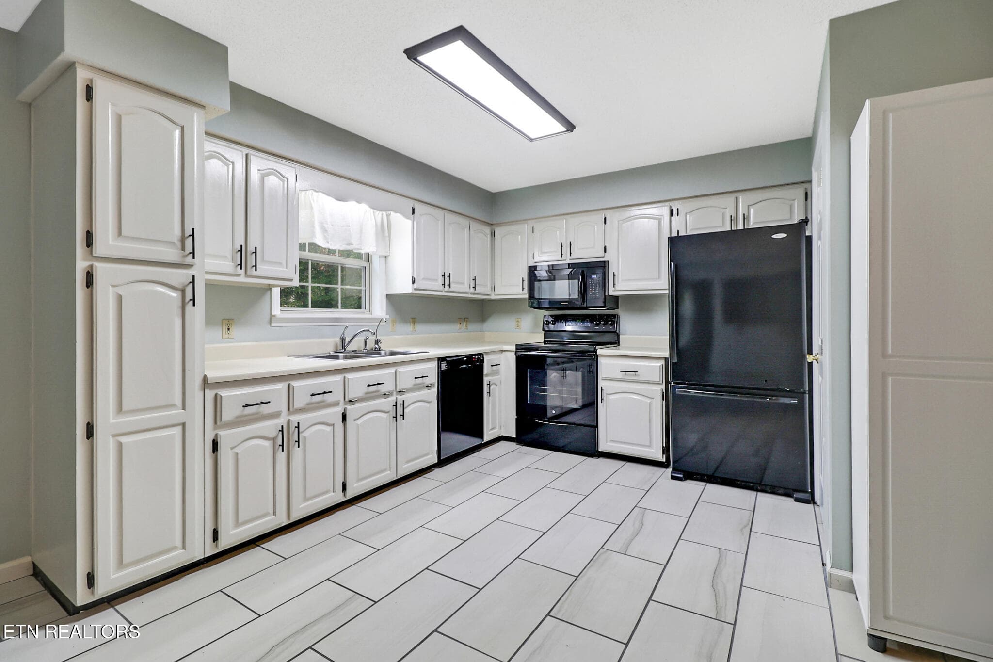 Kitchen - 118 Robin Hood Drive, Crossville, TN 38555, Crossville