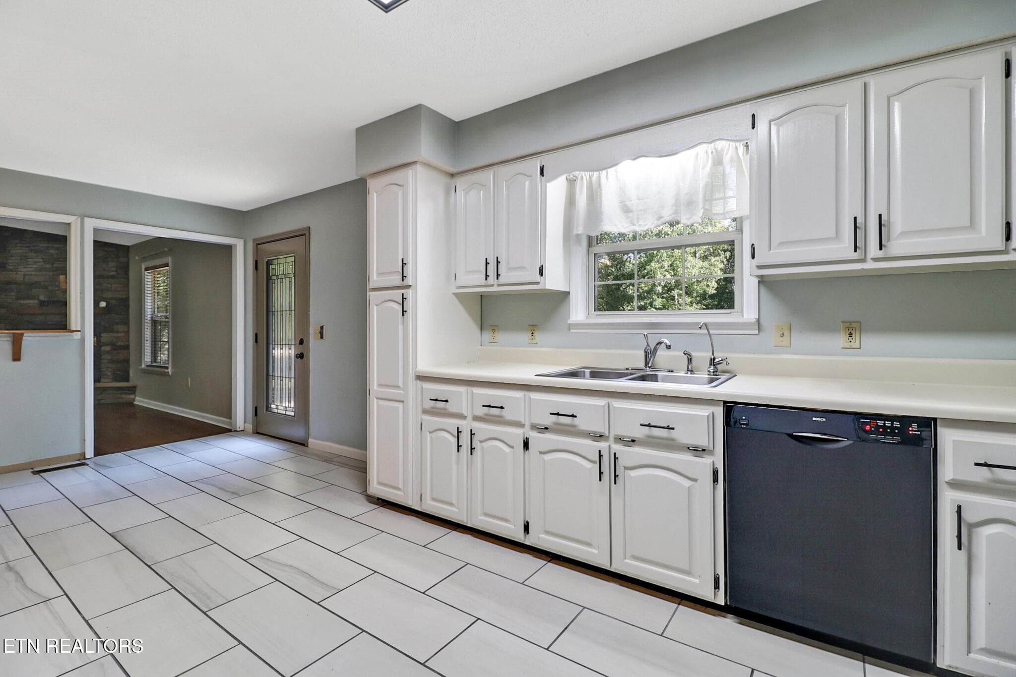 Kitchen - 118 Robin Hood Drive, Crossville, TN 38555, Crossville