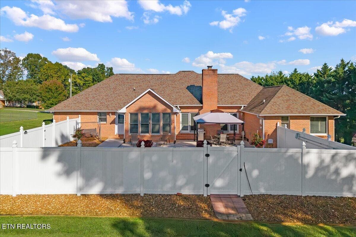 39-407 Mount View Rd-39 - 407 Mountain View Rd, Madisonville, TN 37354