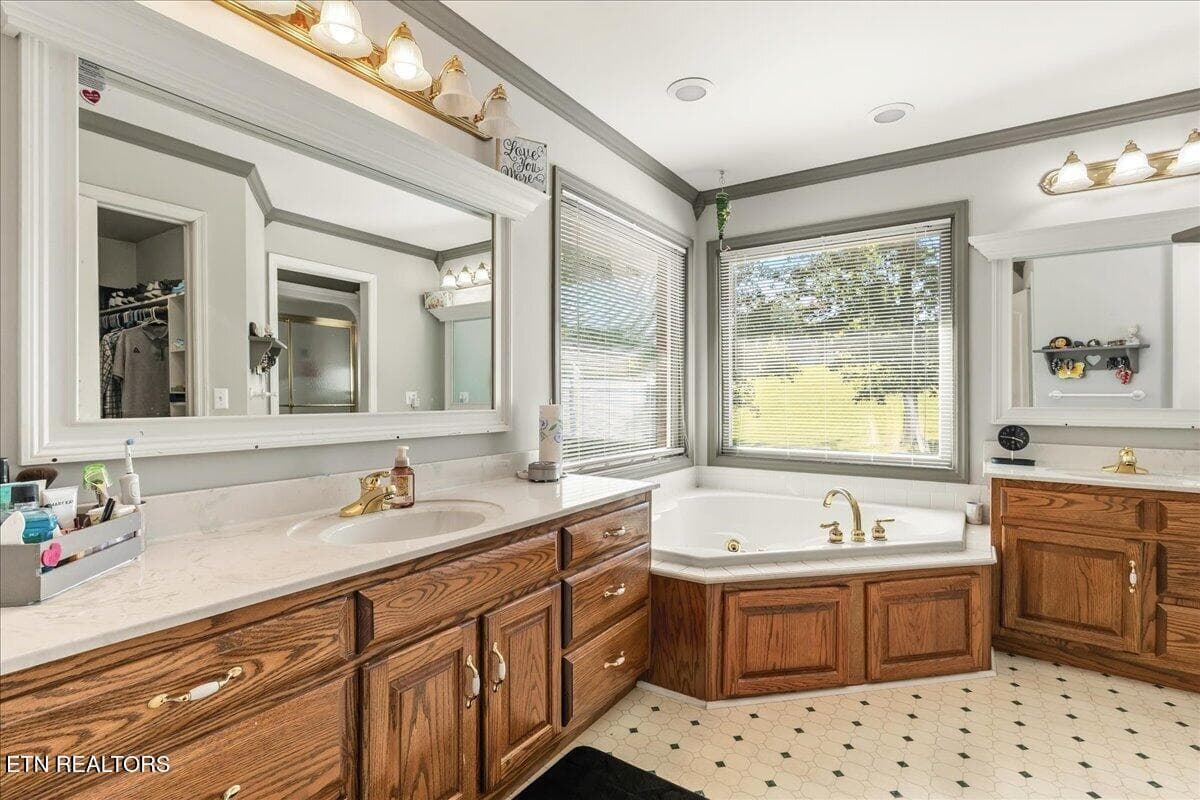 15-407 Mount View Rd-11 - 407 Mountain View Rd, Madisonville, TN 37354