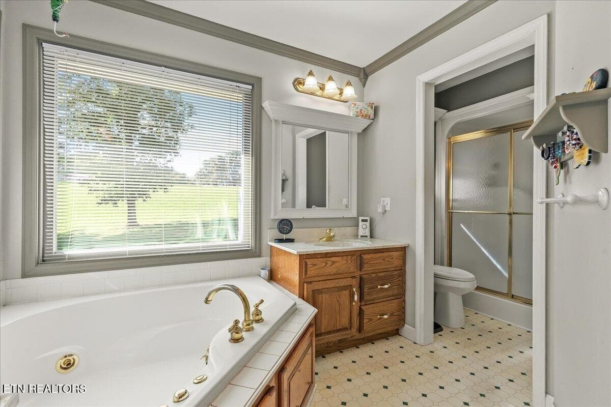 16-407 Mount View Rd-12 - 407 Mountain View Rd, Madisonville, TN 37354