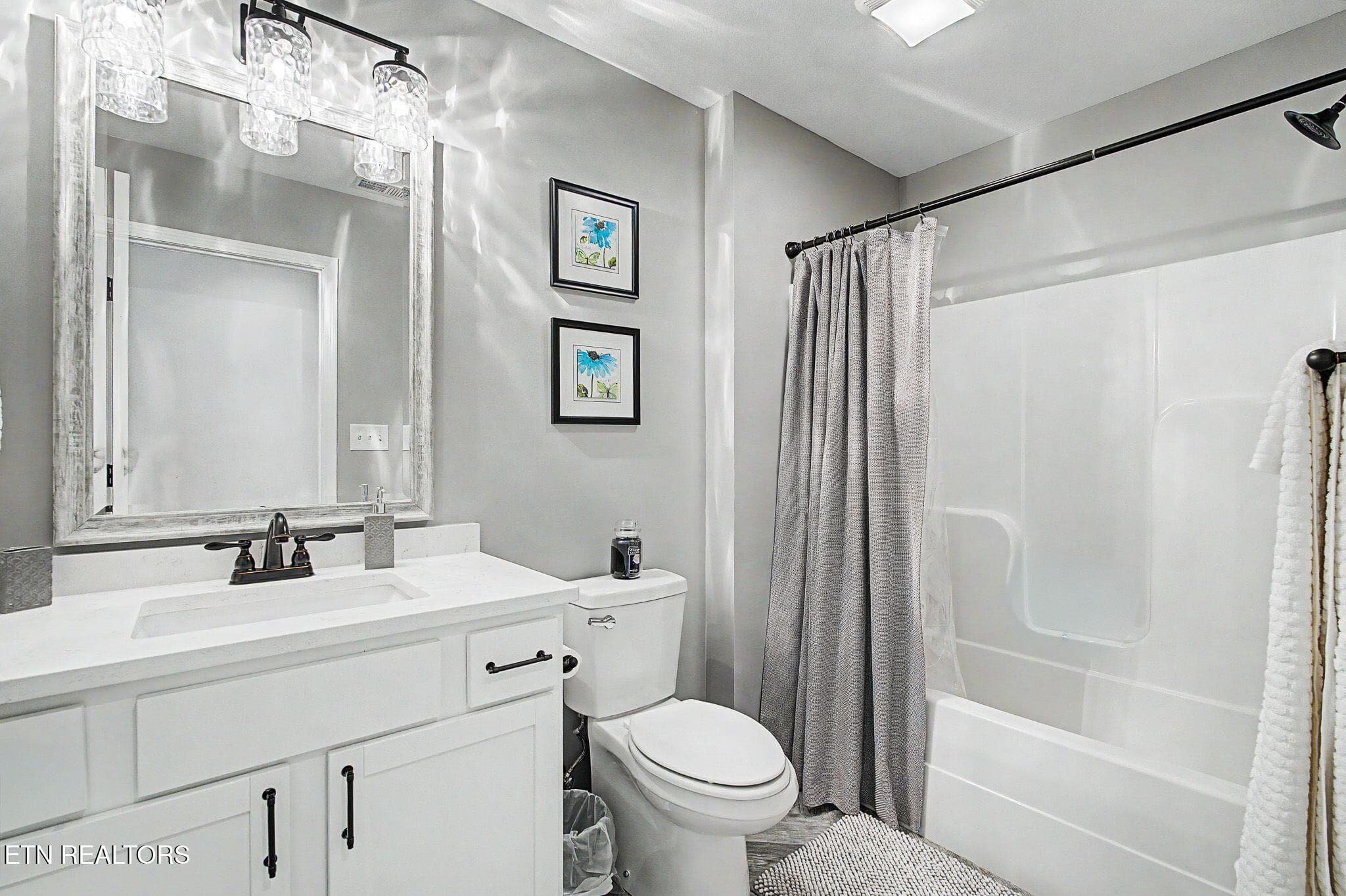 Guest Bath - 2039 Highland Ridge Lane, Knoxville, TN 37932, Knoxville