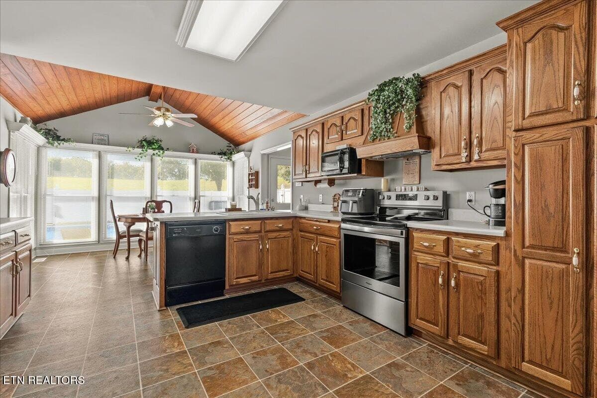 23-407 Mount View Rd-19 - 407 Mountain View Rd, Madisonville, TN 37354