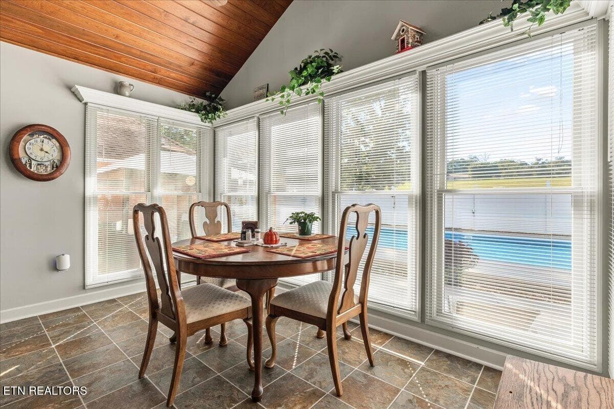 25-407 Mount View Rd-21 - 407 Mountain View Rd, Madisonville, TN 37354