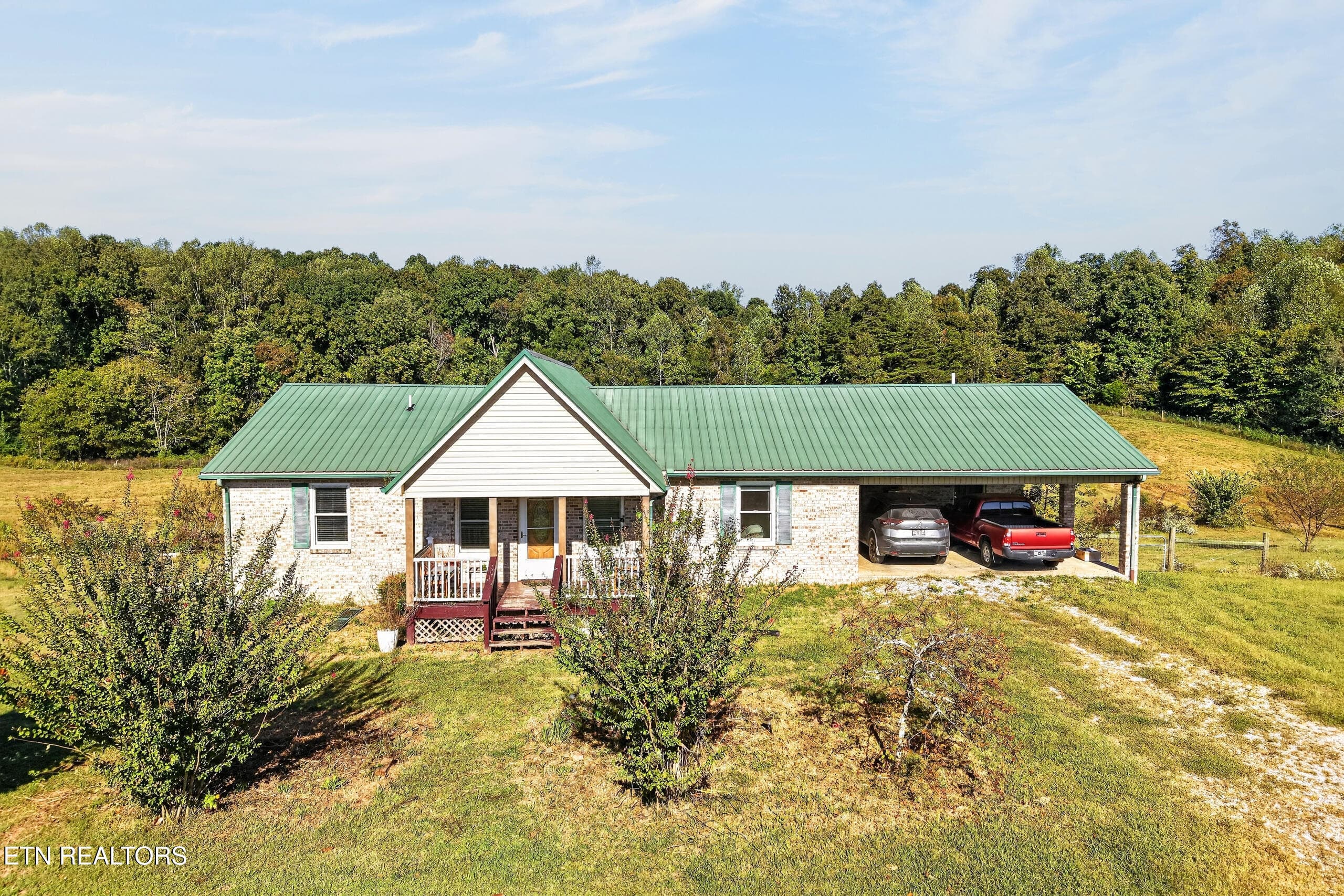 864 Coles Chapel Rd, Sparta, TN 38583