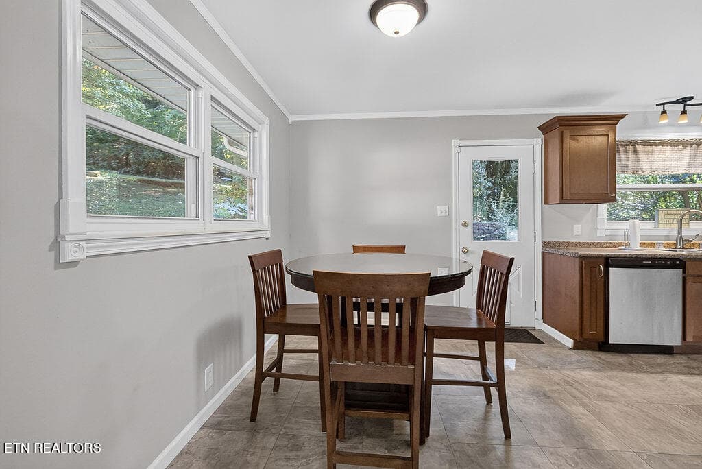 LB1A2465 - 420 Hialeah Drive, Knoxville, TN 37920, Knoxville