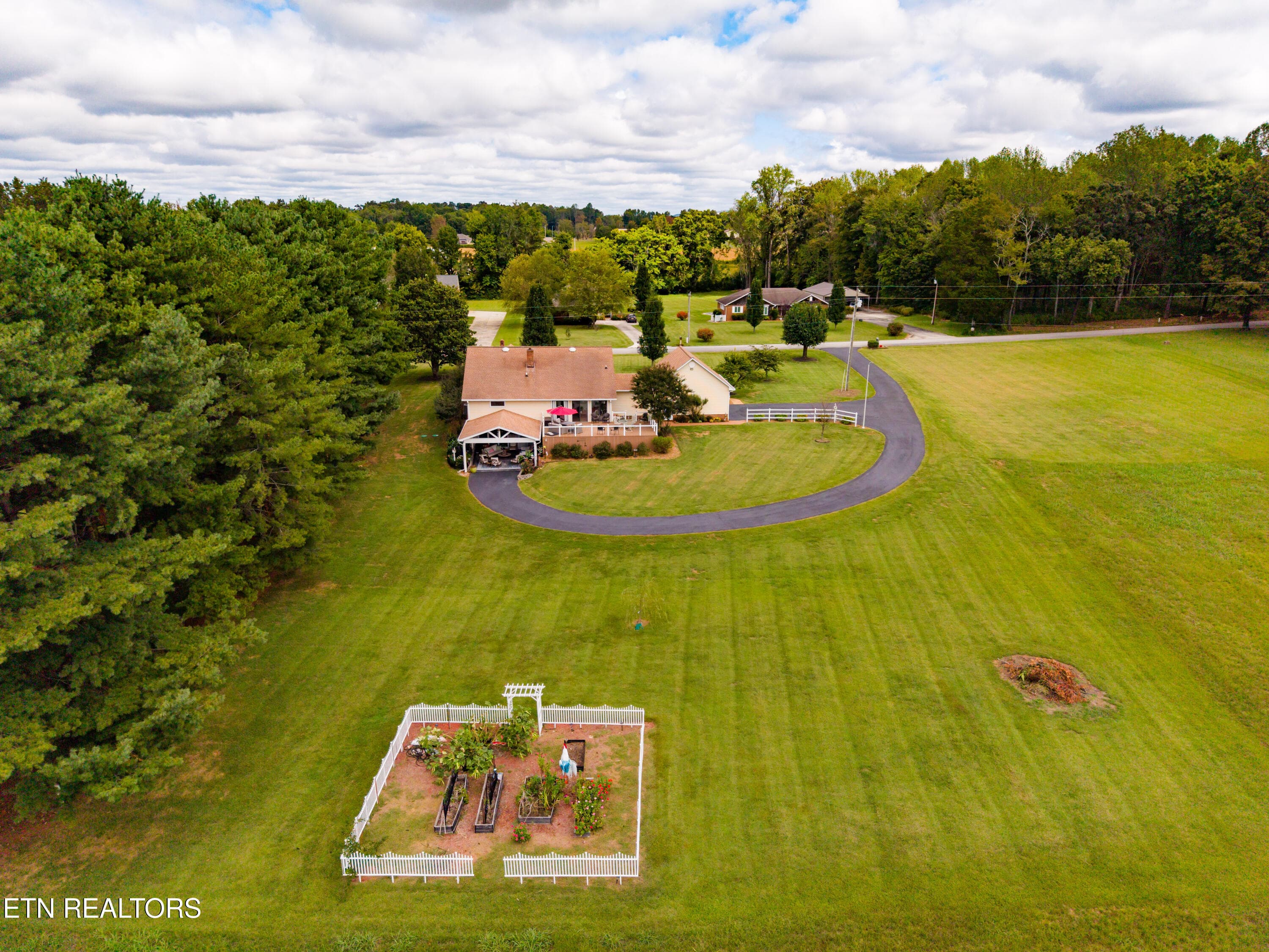 DJI_20260925112939_0201_D - 195 Ray Cemetery Rd, Sparta, TN 38583, Sparta
