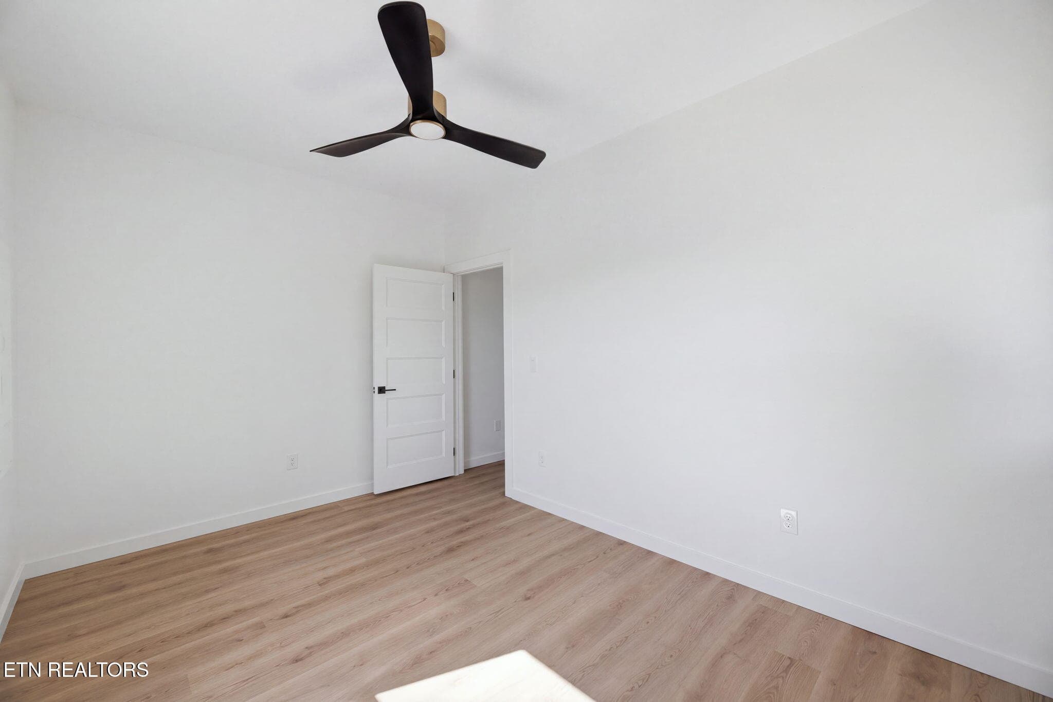 24-web-or-mls-111_Powell_Ave_Sweetwater_ - 111 Powell Ave, Sweetwater, TN 37874, Sweetwater
