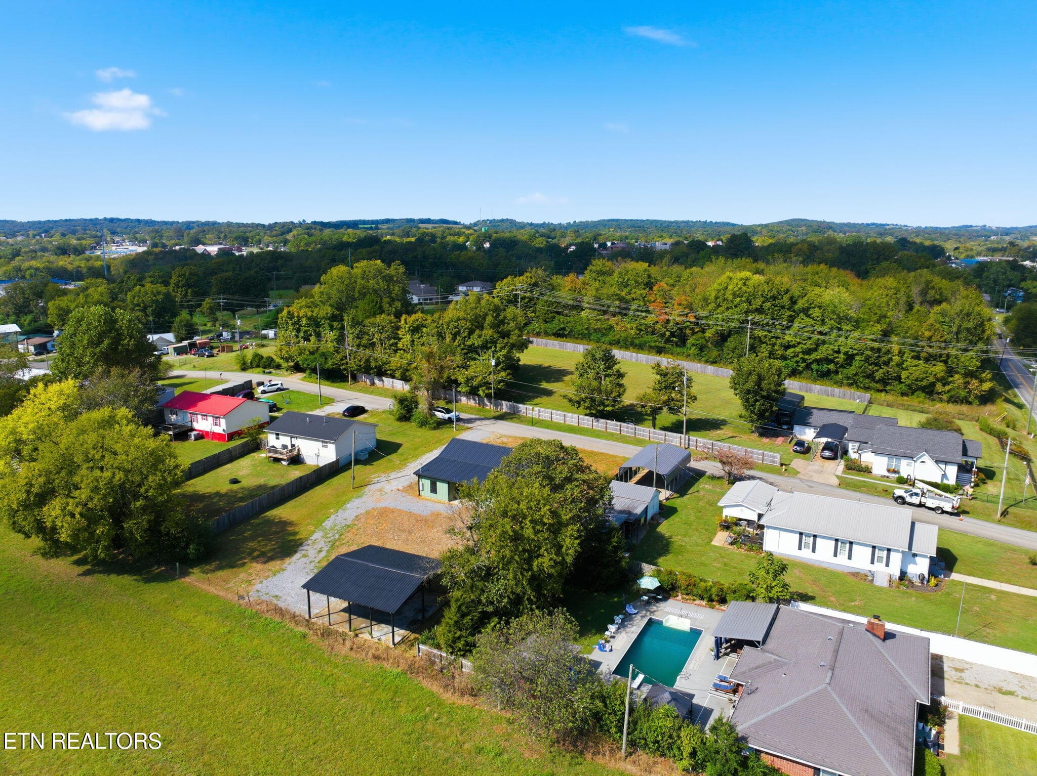 36-web-or-mls-111_Powell_Ave_Sweetwater_ - 111 Powell Ave, Sweetwater, TN 37874, Sweetwater