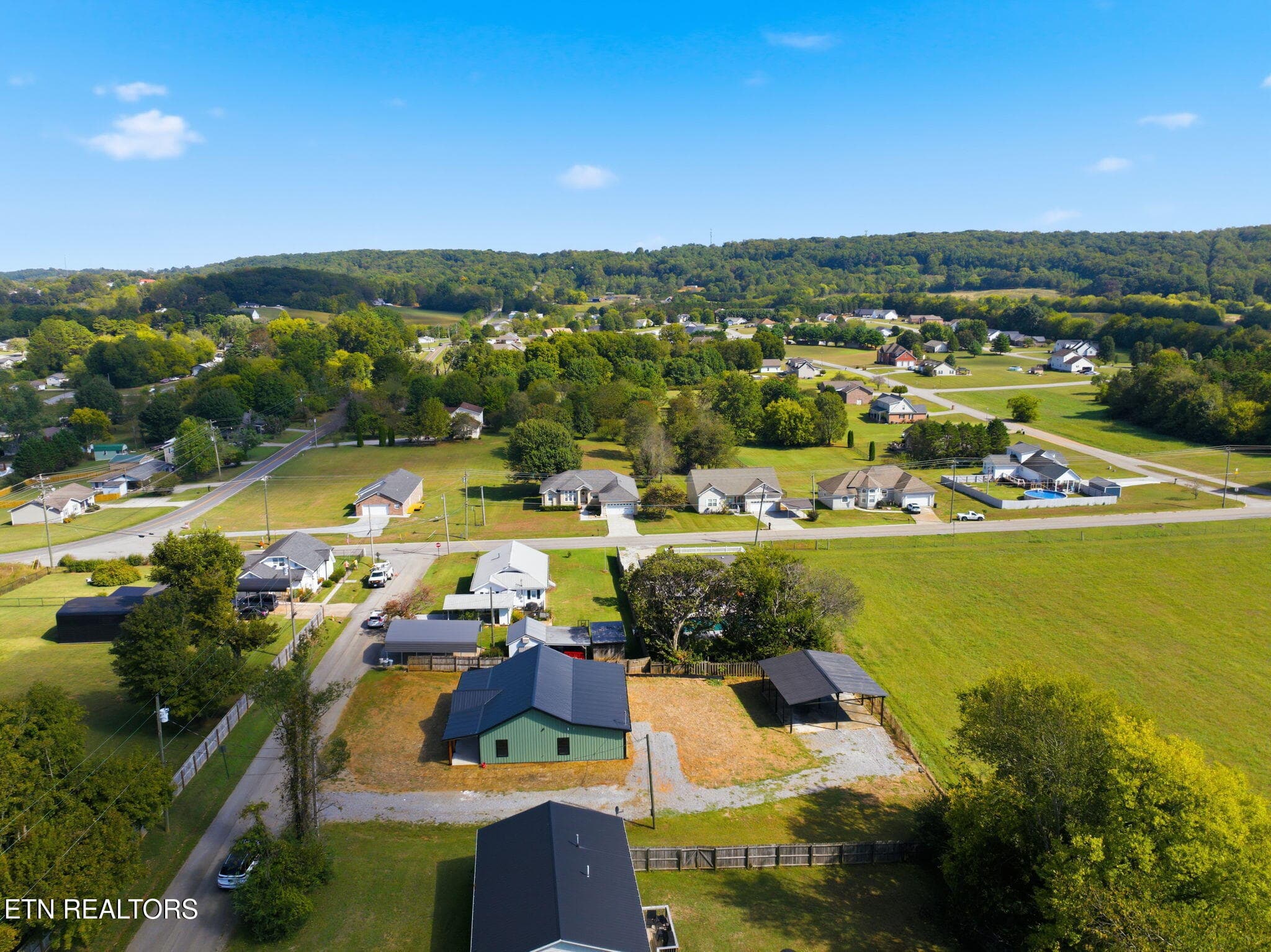 38-web-or-mls-111_Powell_Ave_Sweetwater_ - 111 Powell Ave, Sweetwater, TN 37874, Sweetwater