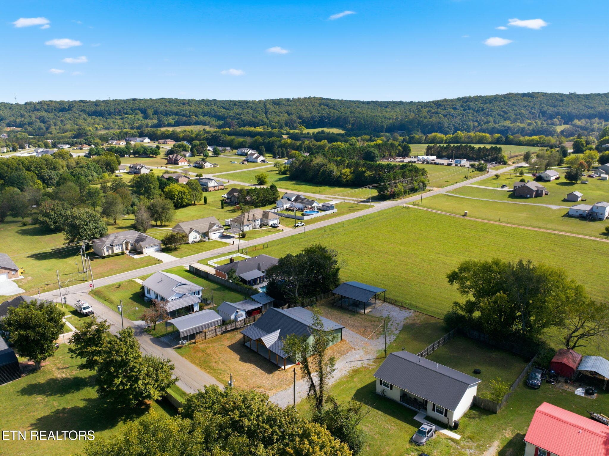 39-web-or-mls-111_Powell_Ave_Sweetwater_ - 111 Powell Ave, Sweetwater, TN 37874, Sweetwater