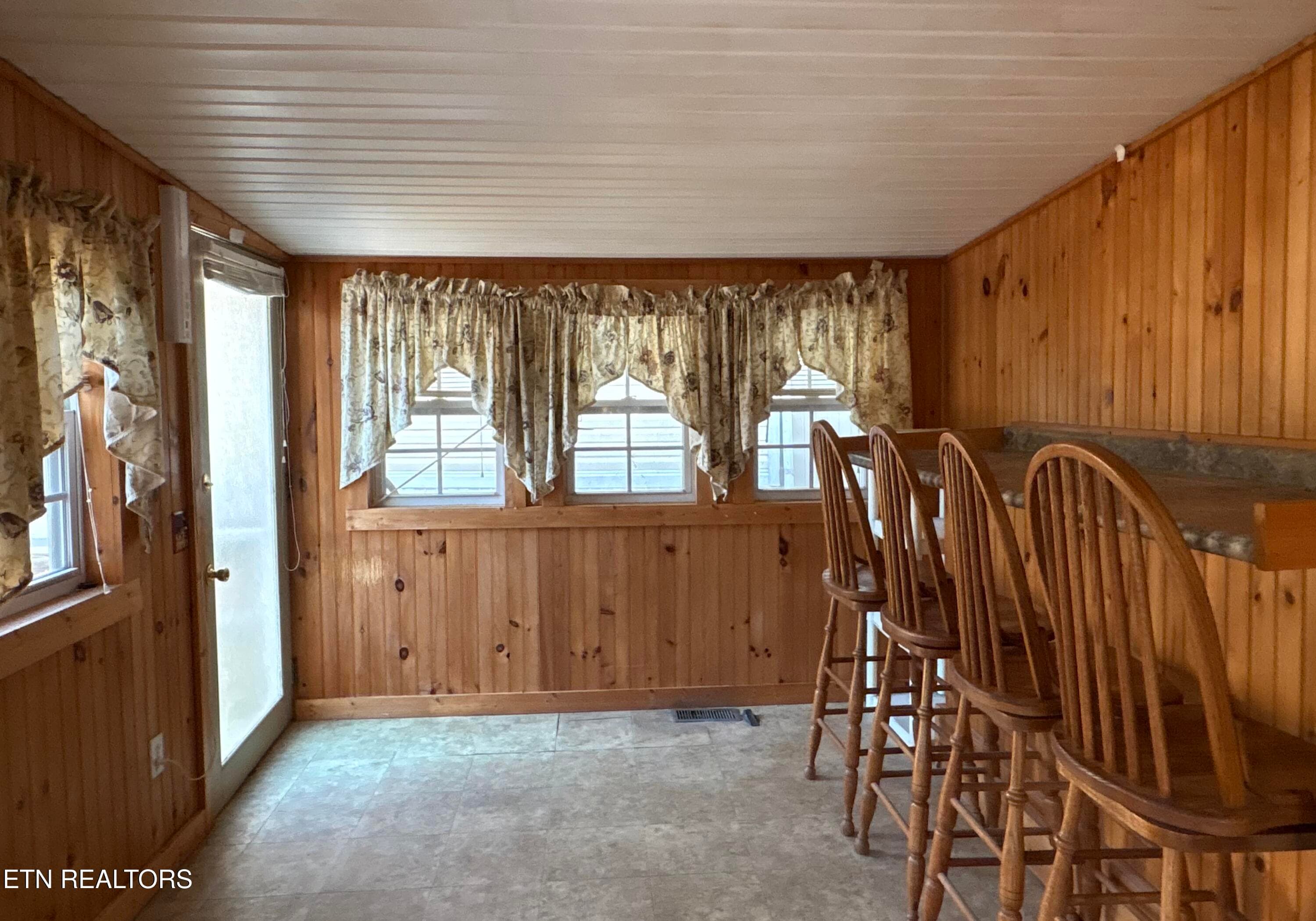 Sunroom - 760 Big Valley Blvd, Townsend, TN 37882, Townsend
