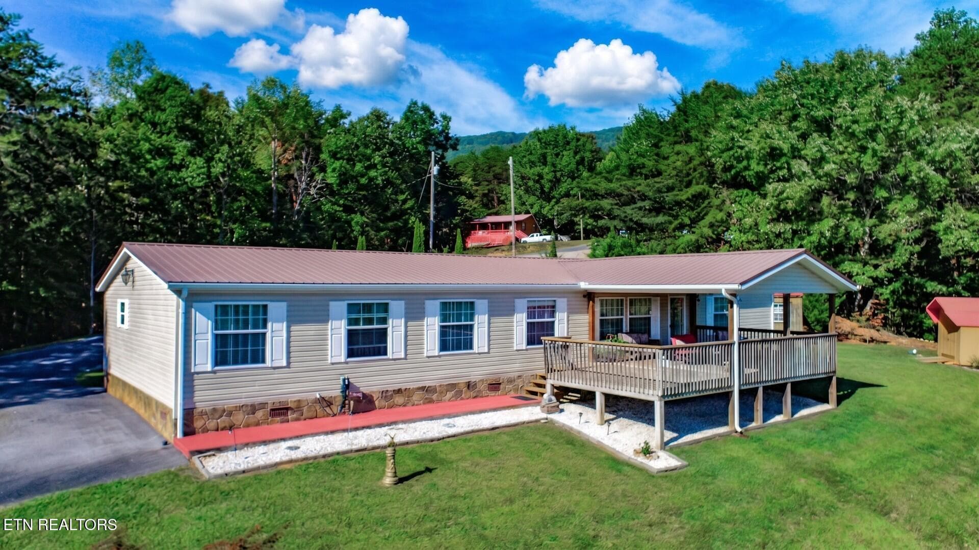 29.6 - 522 Under The Sun Rd, Cosby, TN 37722, Cosby