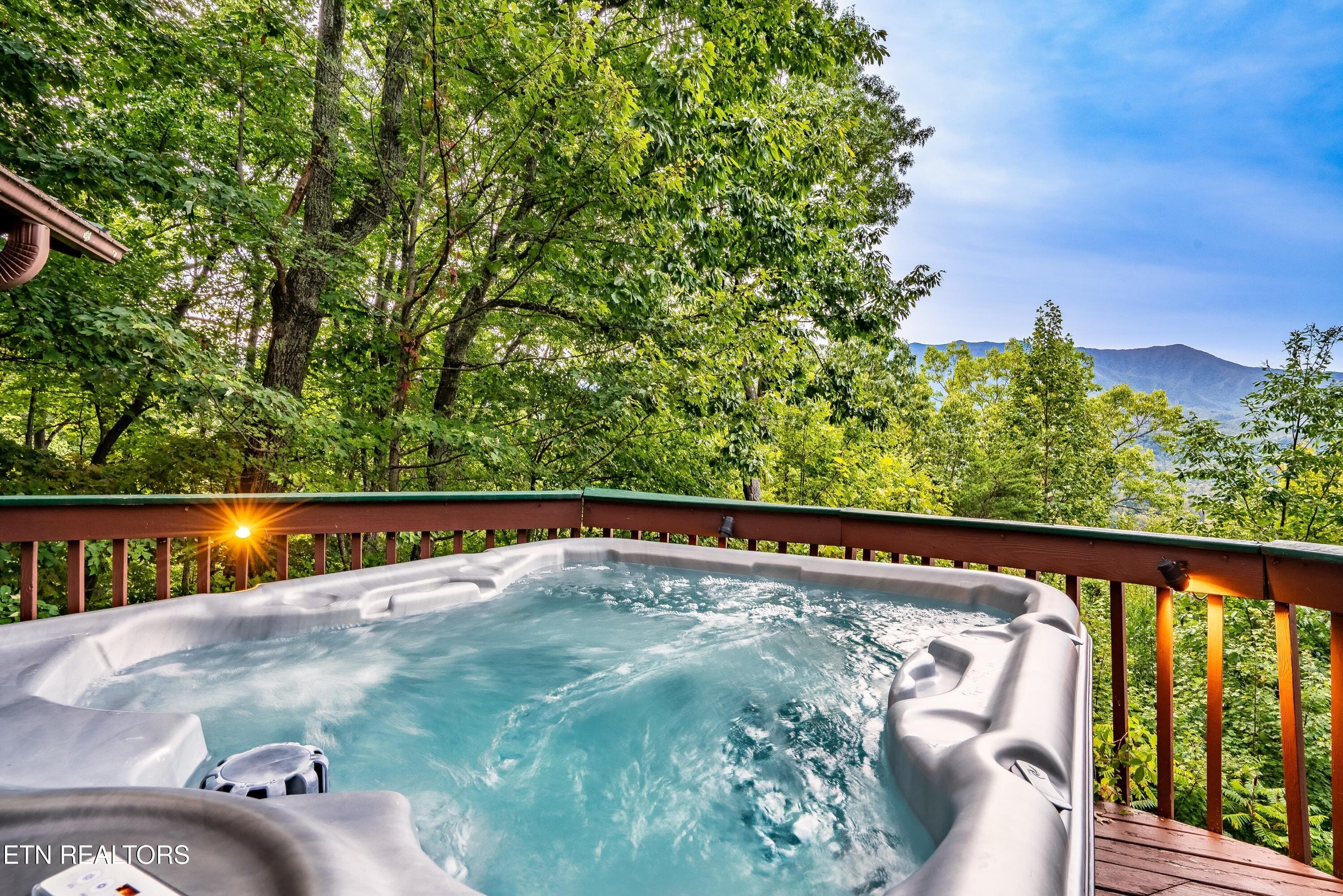 1008Fre-30 - 1008 E Foothills Drive, Gatlinburg, TN 37738, Gatlinburg