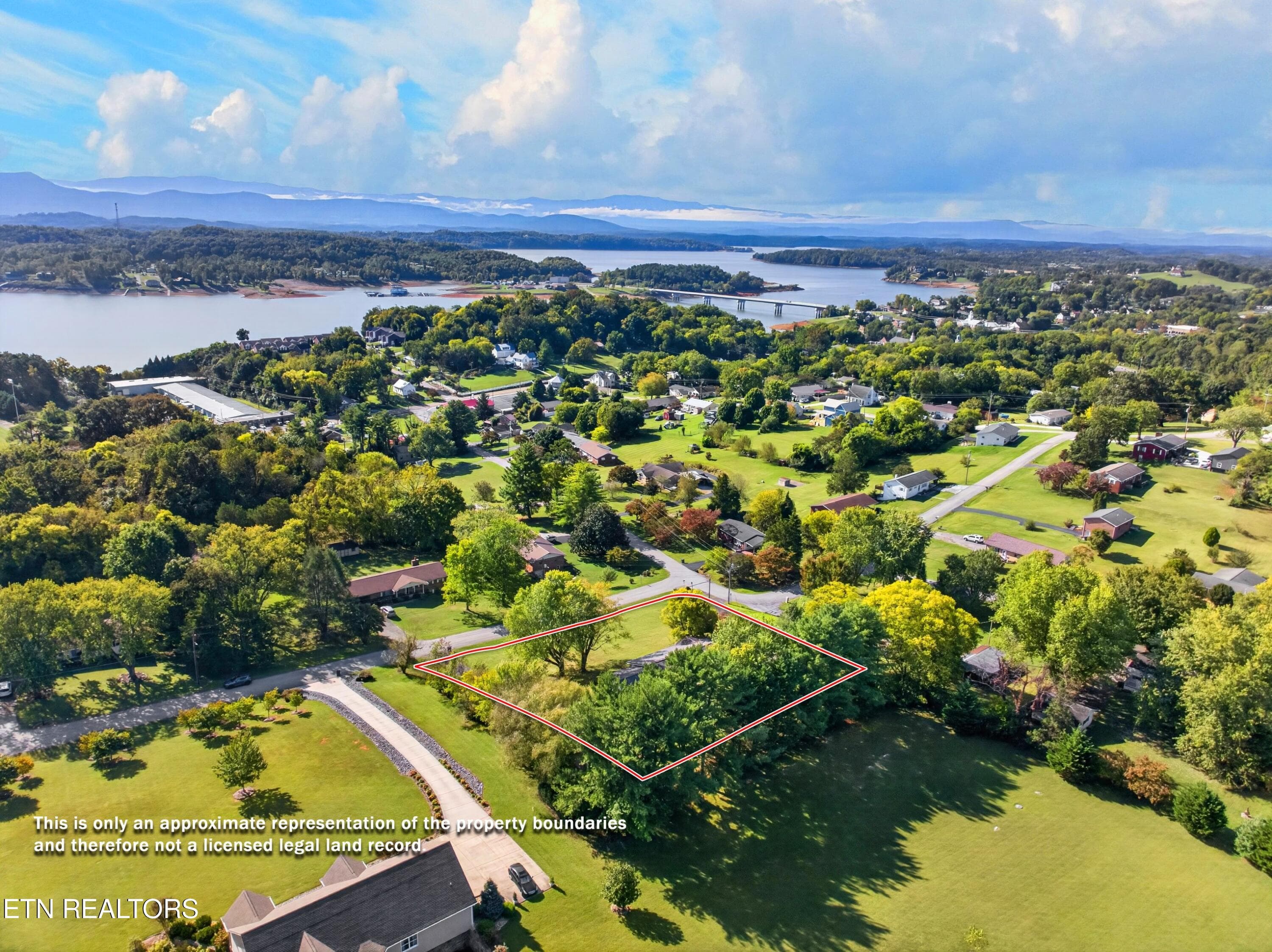 005-1104FairviewDrive-Dandridge-TN-37725 - 1104 Fairview Drive, Dandridge, TN 37725, Dandridge
