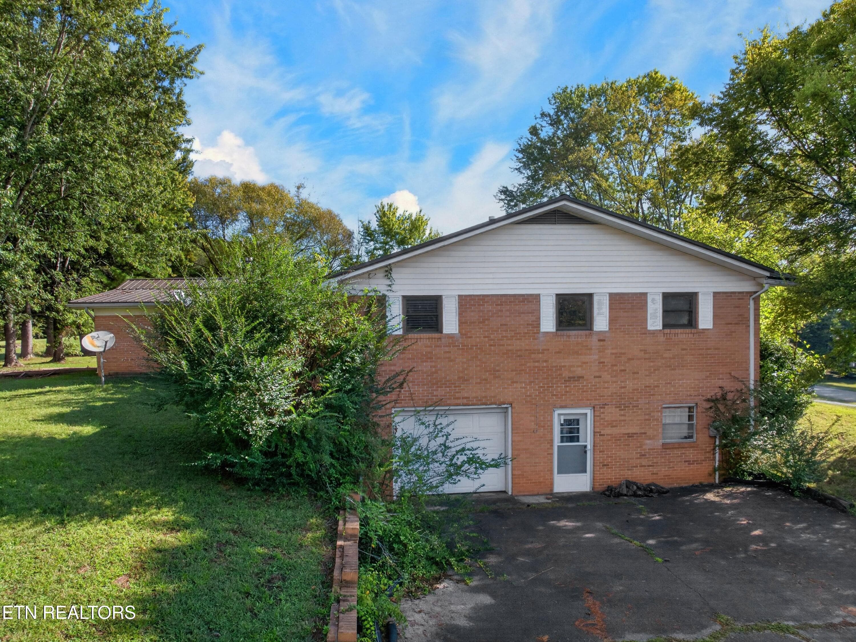 004-1104FairviewDrive-Dandridge-TN-37725 - 1104 Fairview Drive, Dandridge, TN 37725, Dandridge