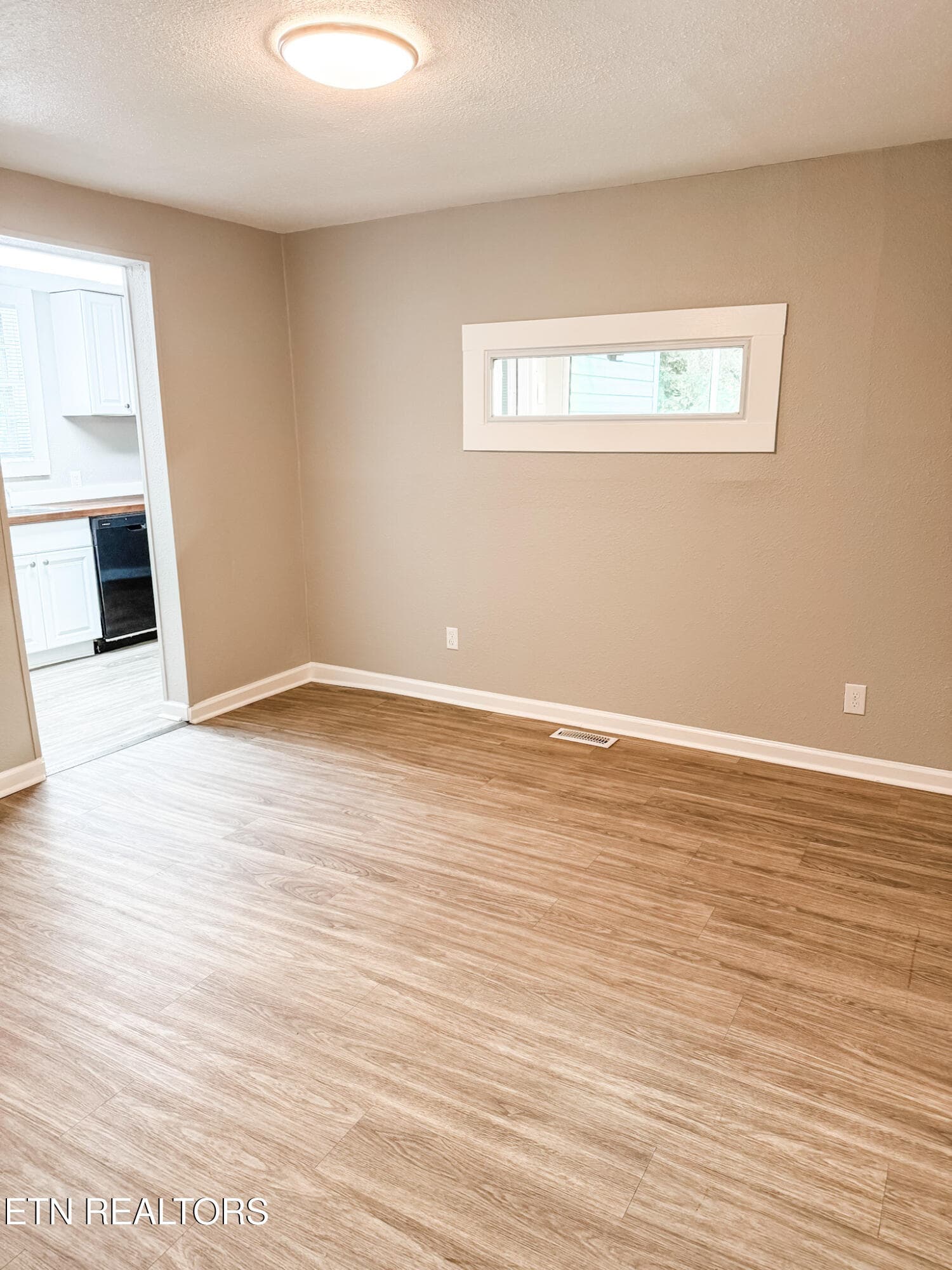 Dining Area - 4033 Ivy Ave, Knoxville, TN 37914, Knoxville