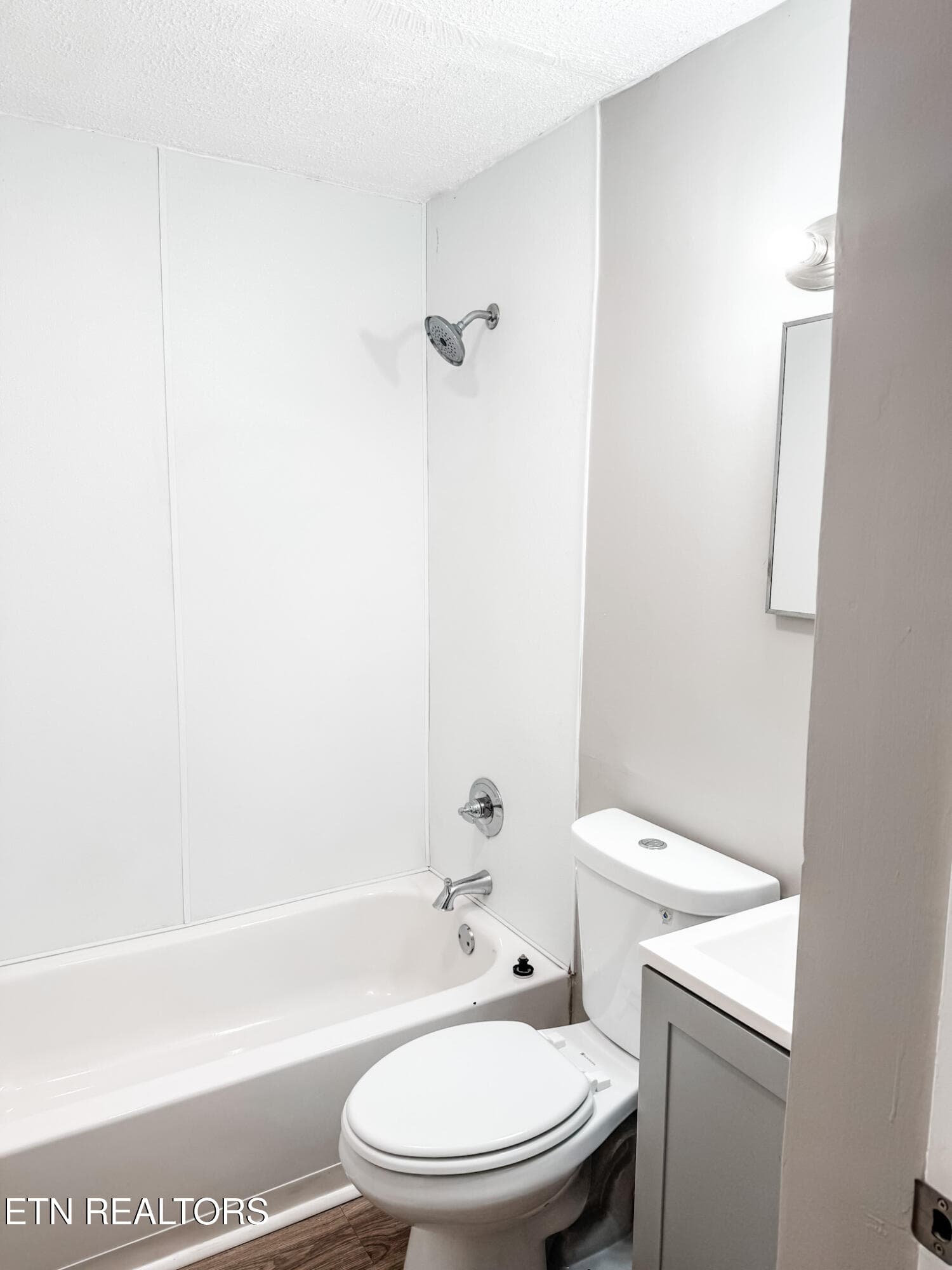 Bathroom - 4033 Ivy Ave, Knoxville, TN 37914, Knoxville