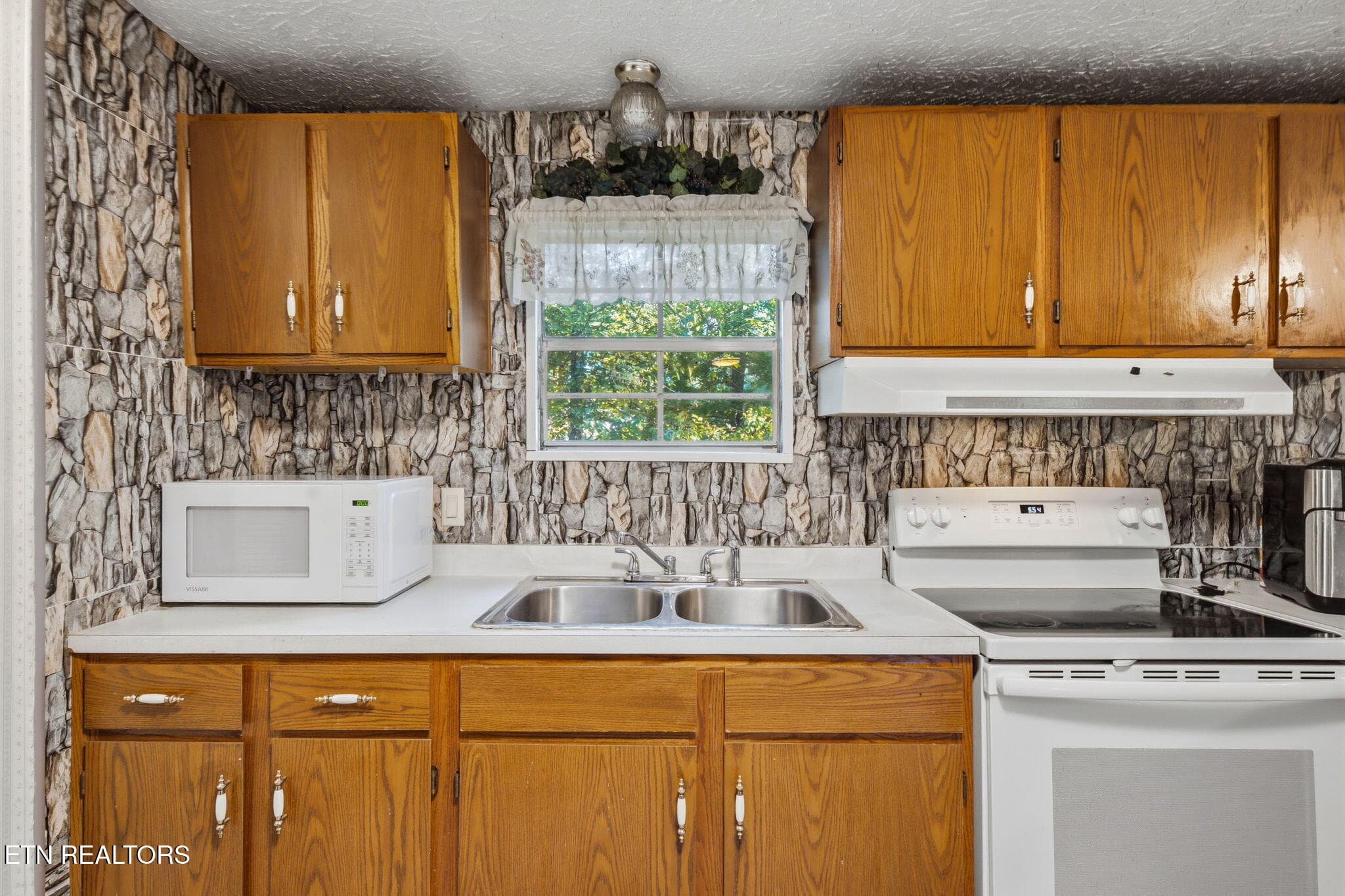 12-web-or-mls-429-Allen-Rd-Sevierville-T - 429 Allen Rd, Sevierville, TN 37876, Sevierville