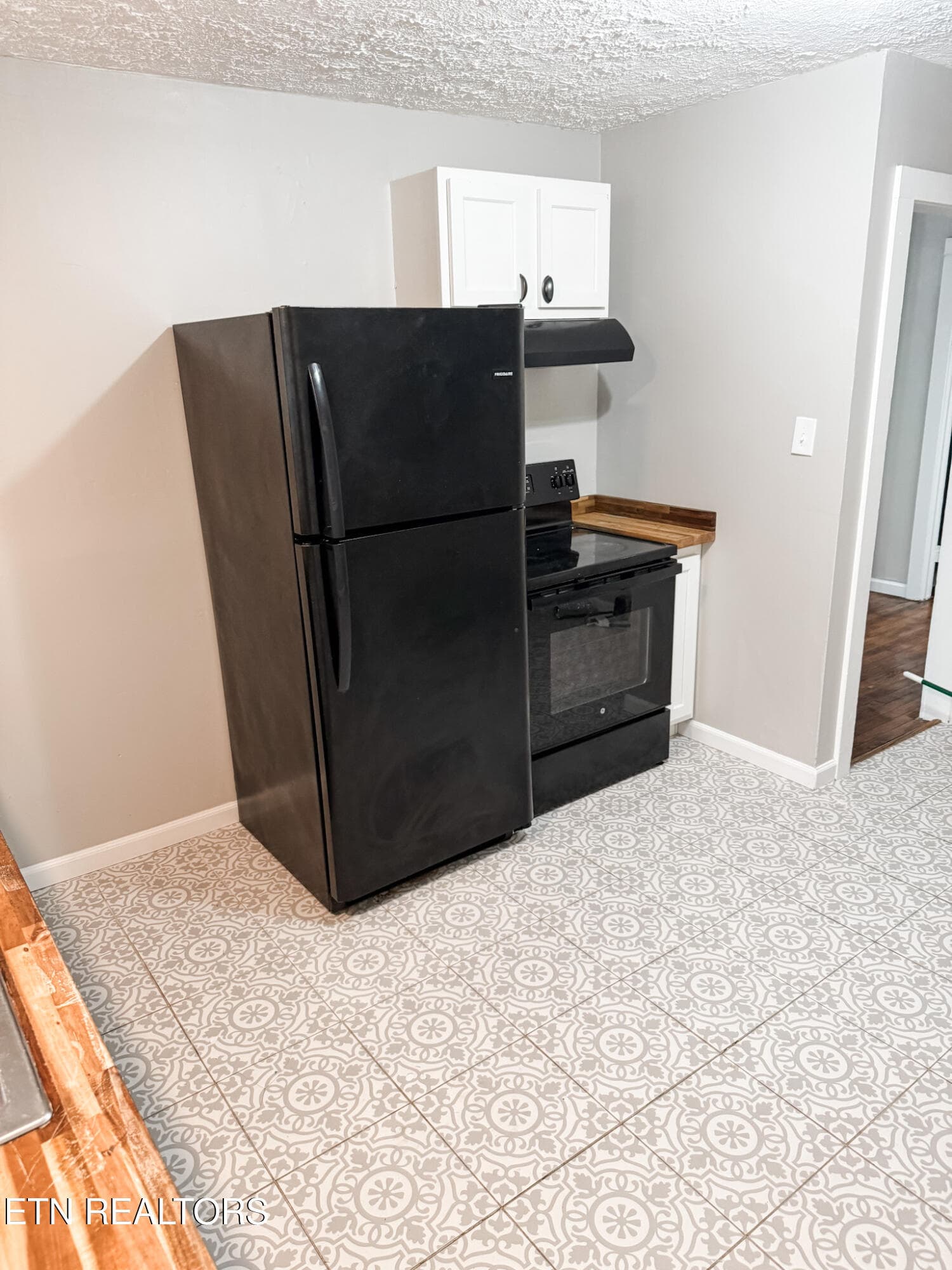 Kitchen- 2 - 4029 Ivy Ave, Knoxville, TN 37914, Knoxville