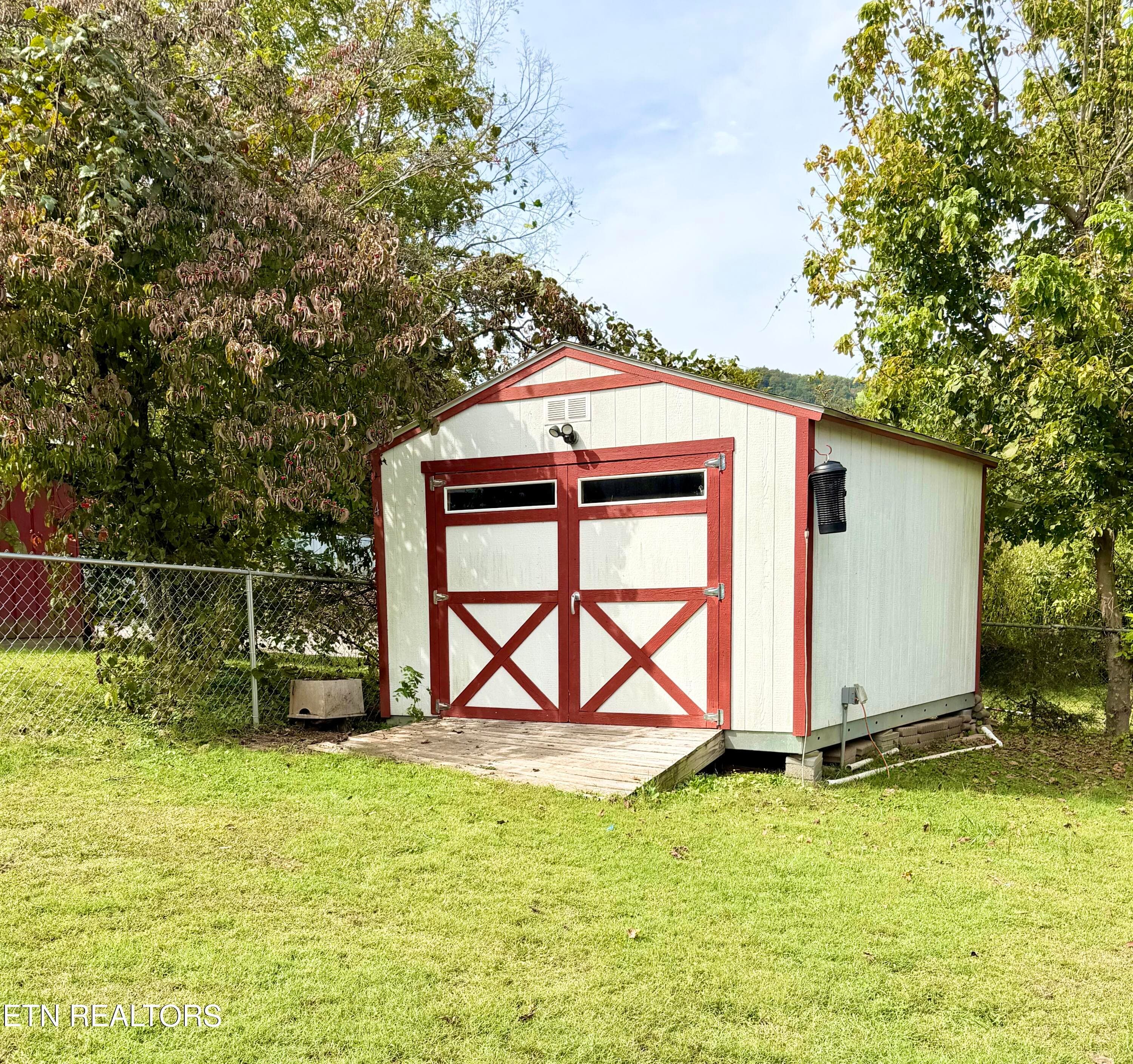 IMG_5982 - 108 W Elm St, LaFollette, TN 37766, LaFollette
