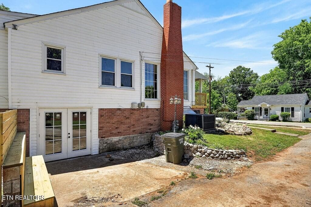 tur5 - 128 S Young St, Sparta, TN 38583, Sparta