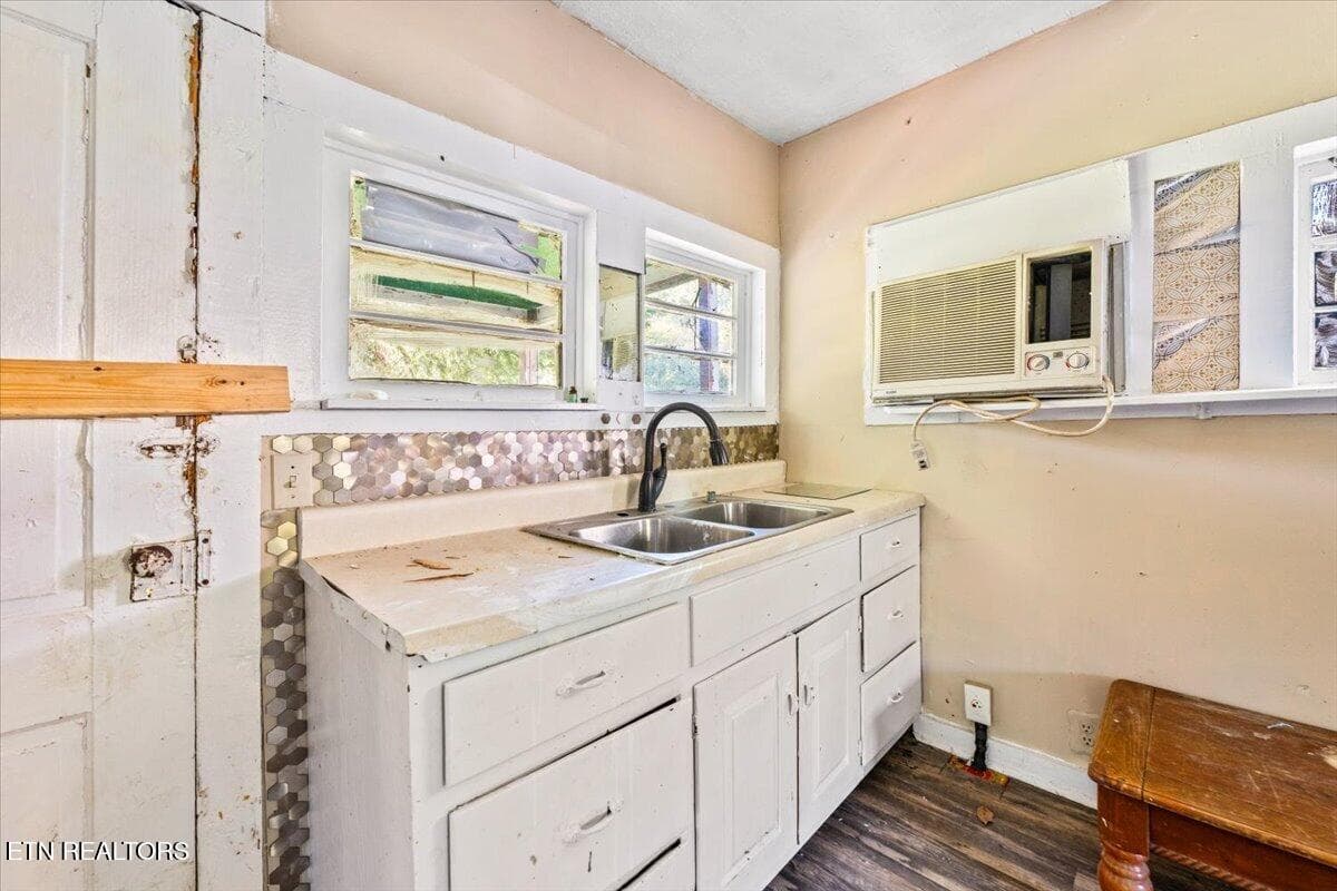 16-216 Pine Hollow Rd - 216 Pine Hollow Rd, Jacksboro, TN 37757, Jacksboro
