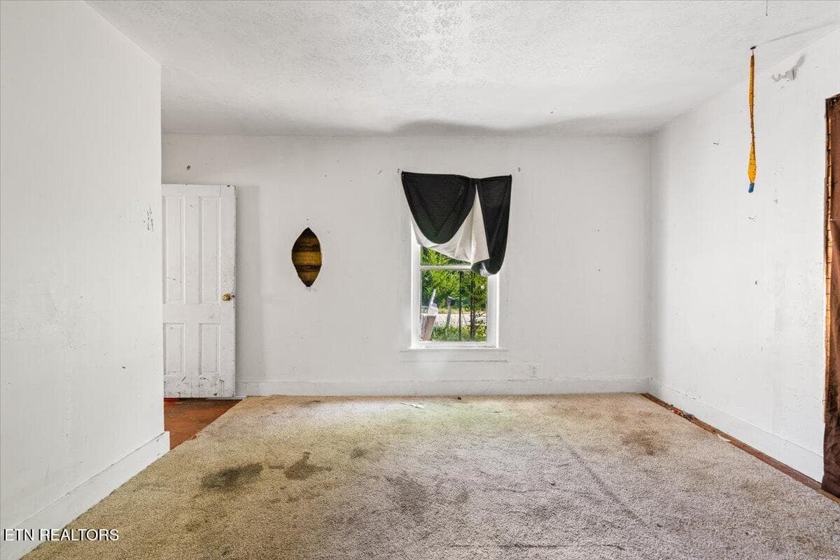 21-216 Pine Hollow Rd - 216 Pine Hollow Rd, Jacksboro, TN 37757, Jacksboro