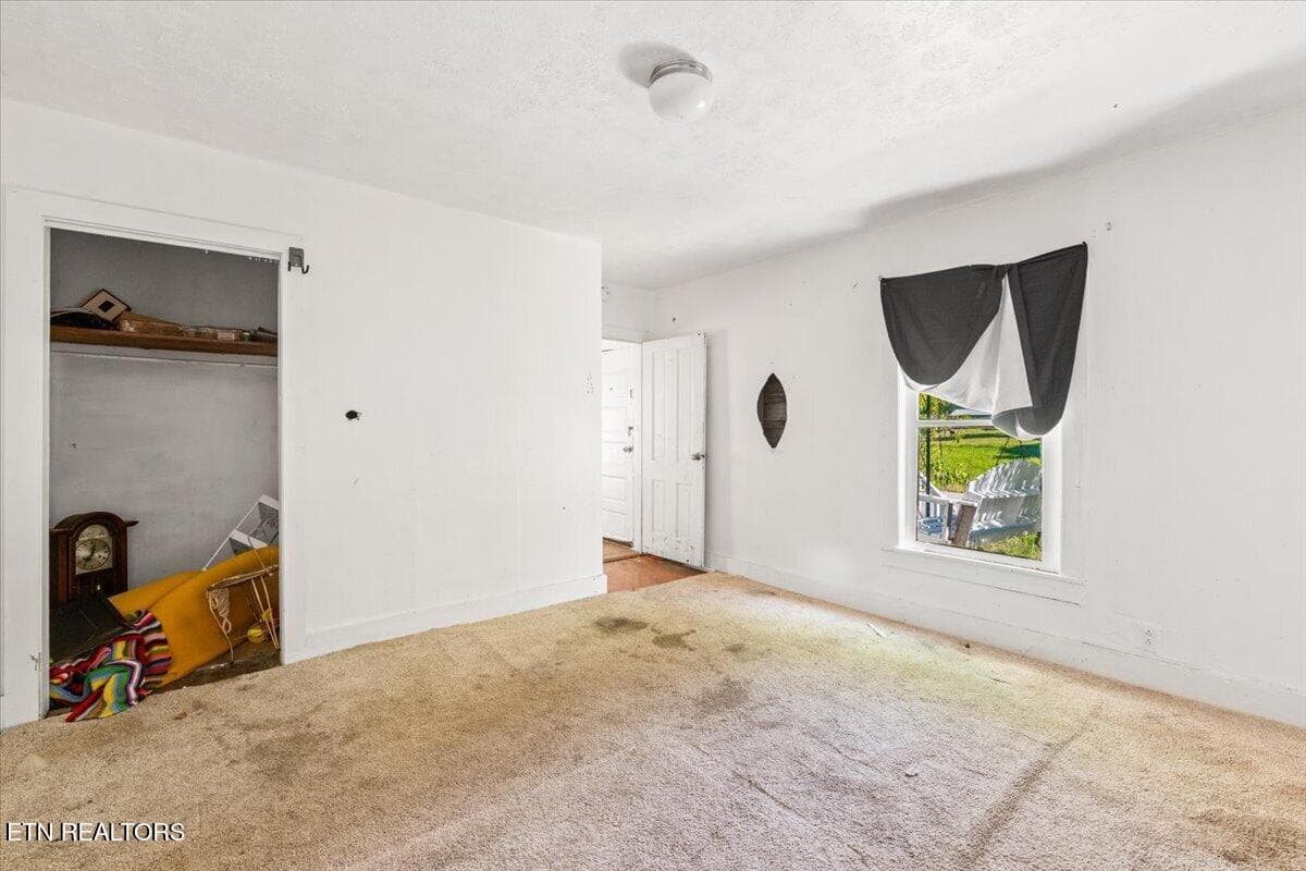 22-216 Pine Hollow Rd - 216 Pine Hollow Rd, Jacksboro, TN 37757, Jacksboro