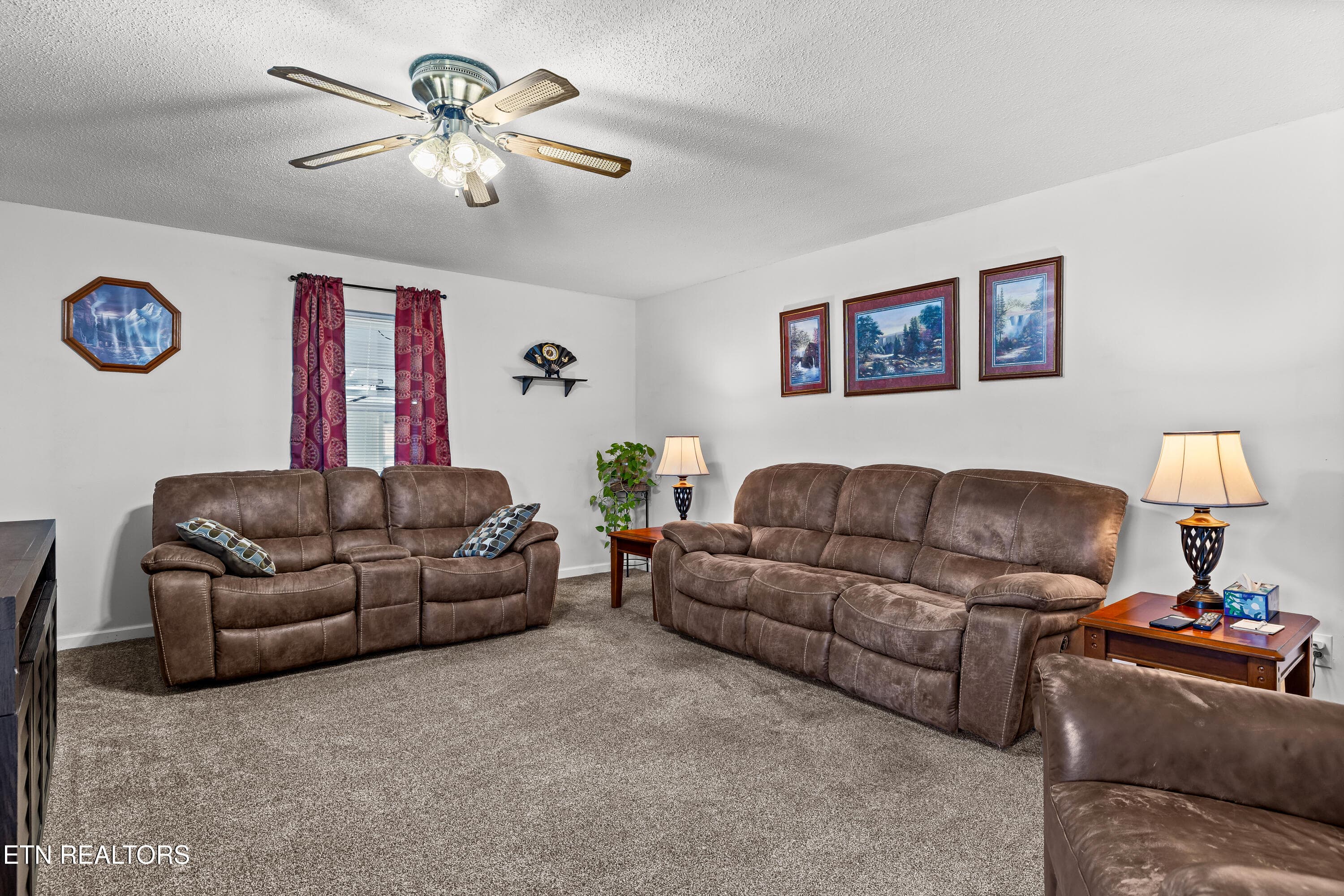Family Room - 1610 N State Highway 11, Sweetwater, TN 37874, Sweetwater