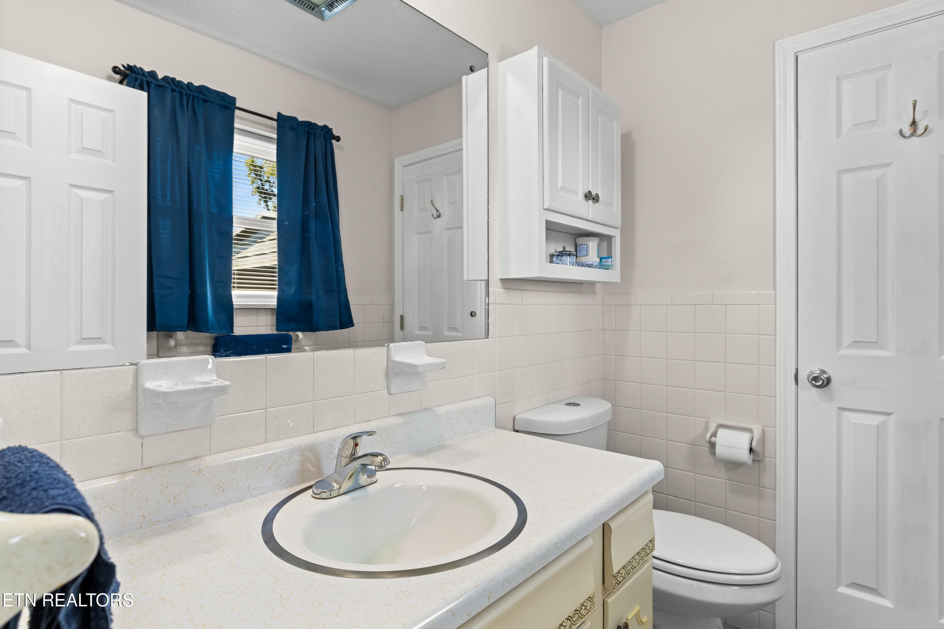 Half Bath - 1610 N State Highway 11, Sweetwater, TN 37874, Sweetwater