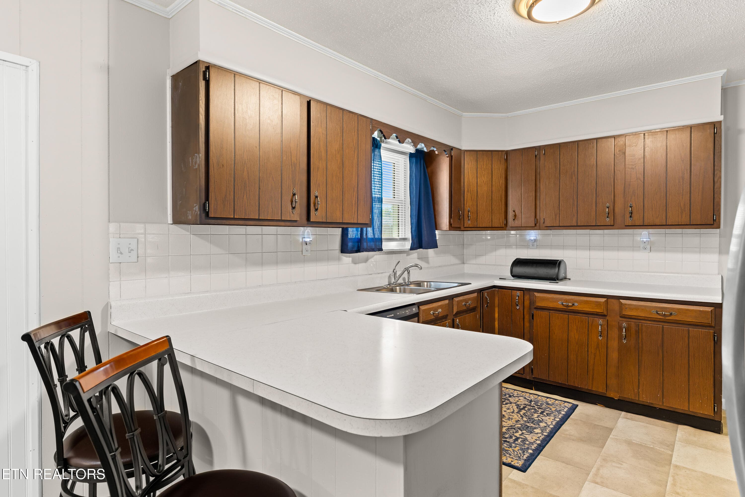 Kitchen - 1610 N State Highway 11, Sweetwater, TN 37874, Sweetwater