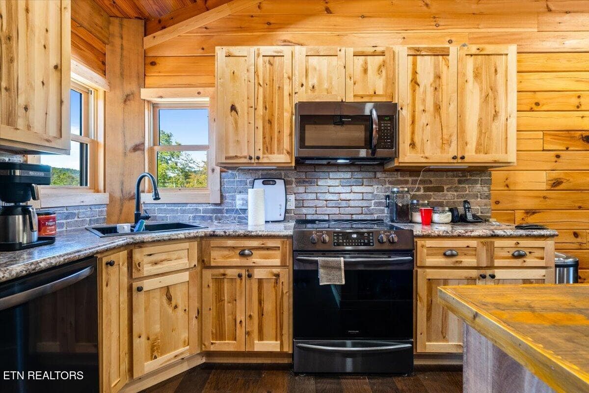 27-5106 Buffalo Rd - 5601 Buffalo Rd, Oneida, TN 37841, Oneida
