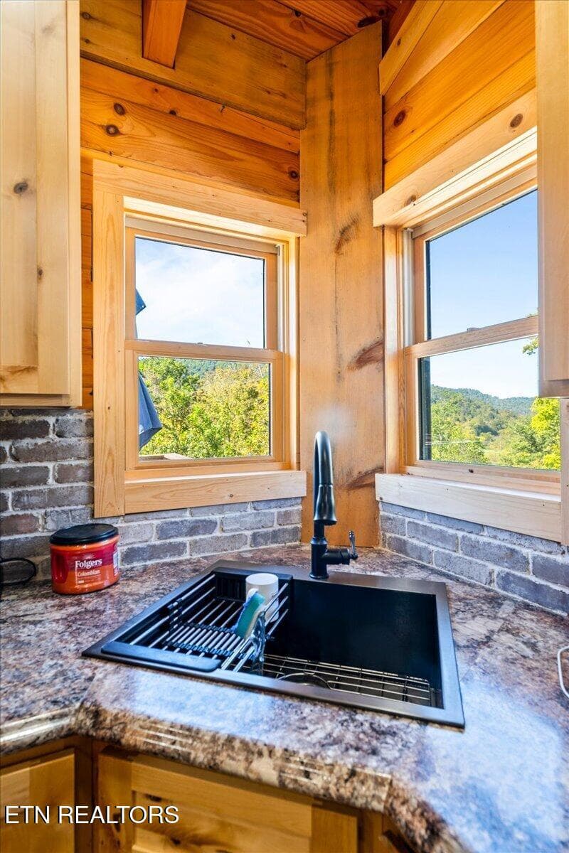28-5106 Buffalo Rd - 5601 Buffalo Rd, Oneida, TN 37841, Oneida